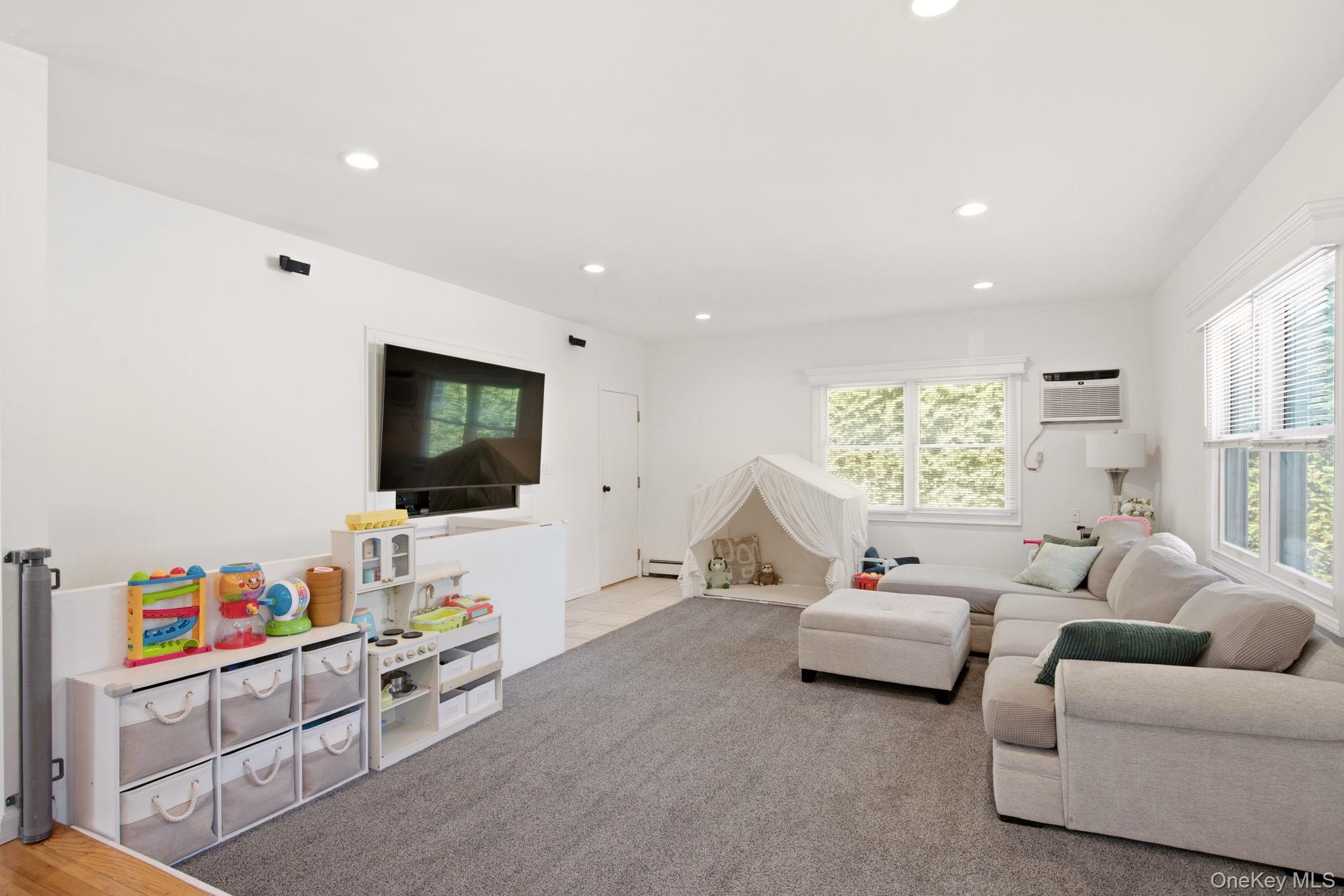 215 Walker Street Property Photo 18
