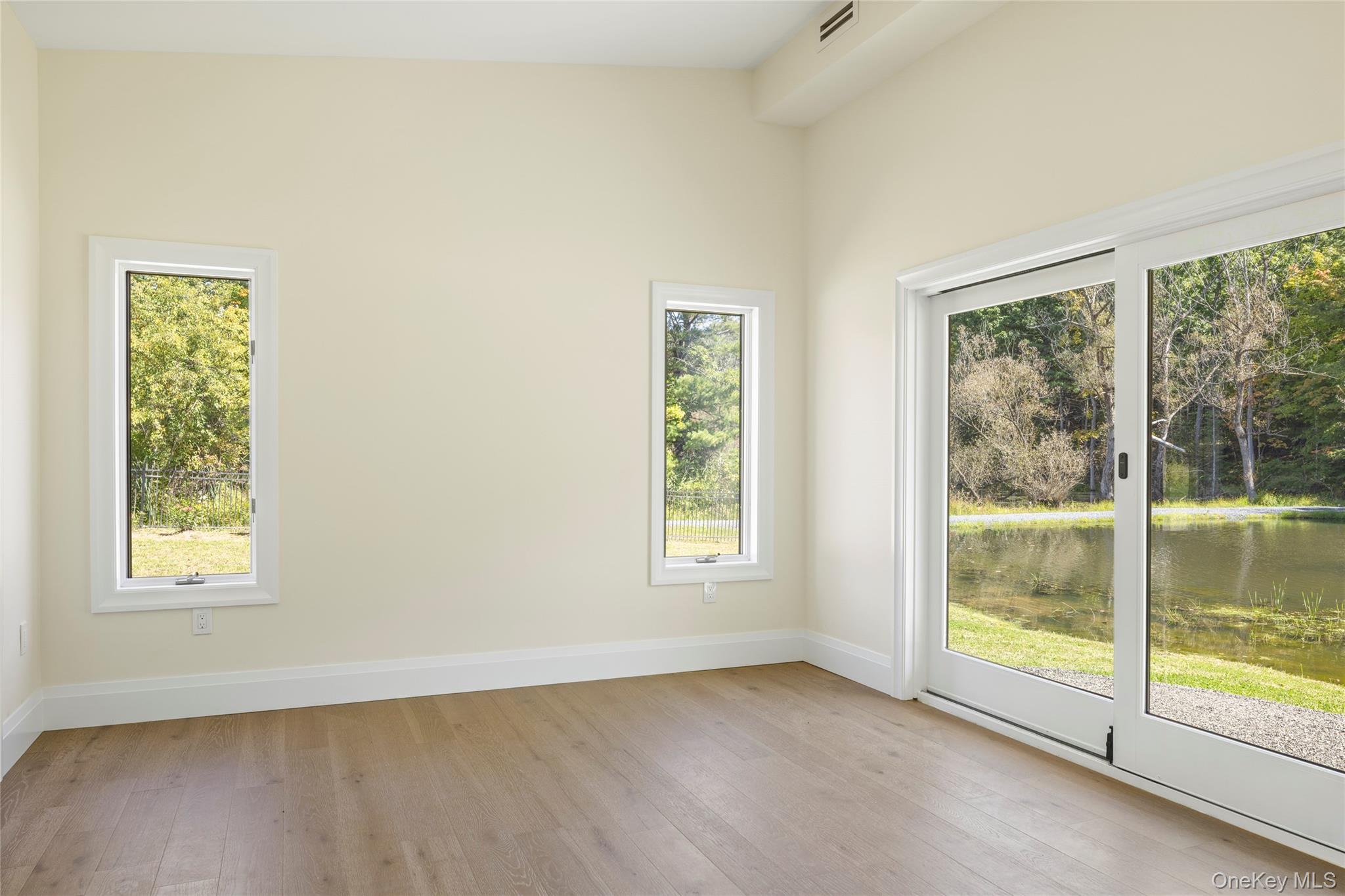 98 Scannell Road Property Photo 9