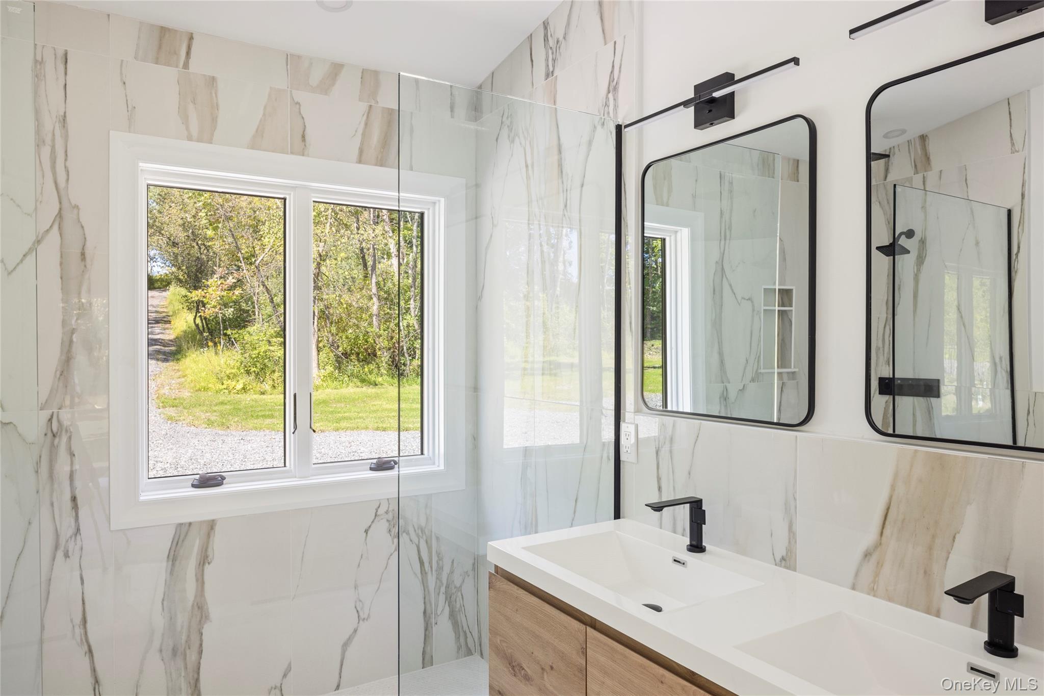 98 Scannell Road Property Photo 10