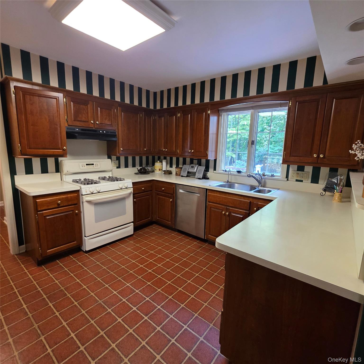 9 Cliff Road Property Photo 20