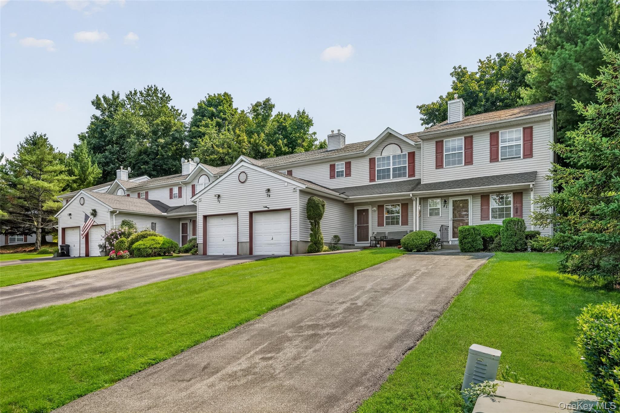81 Lois Lane Property Photo 1