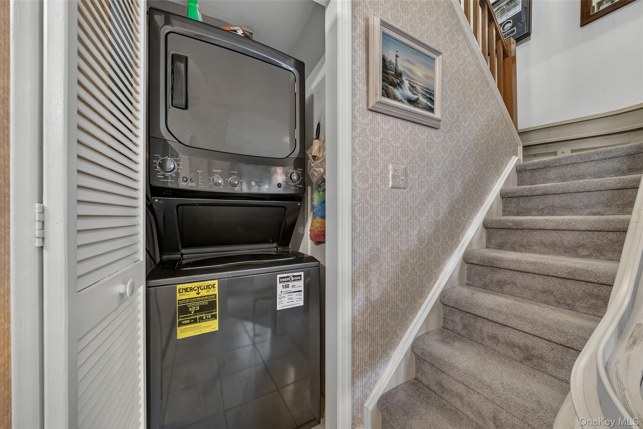 81 Lois Lane Property Photo 14
