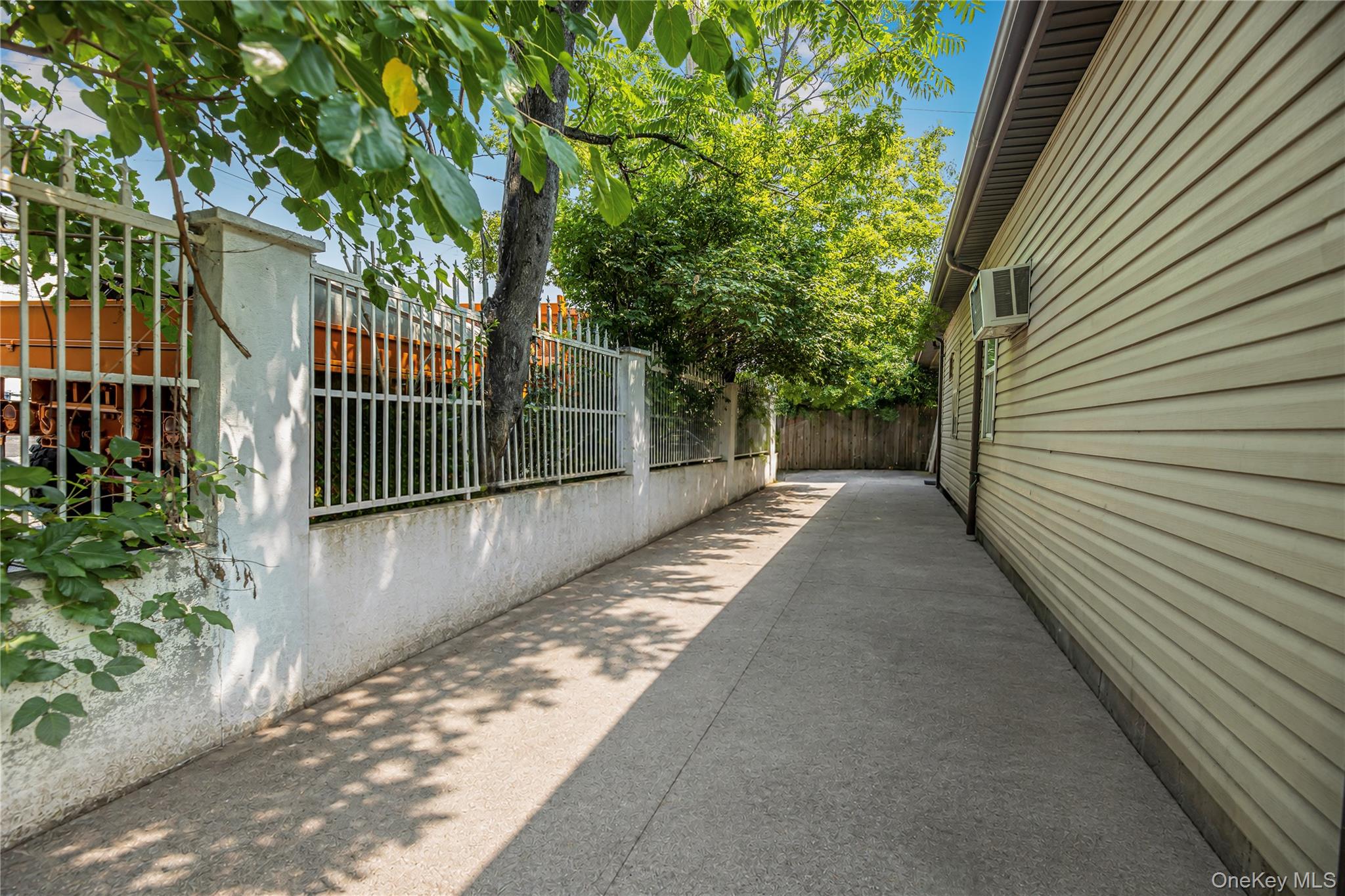 419 Harding Park Property Photo 10