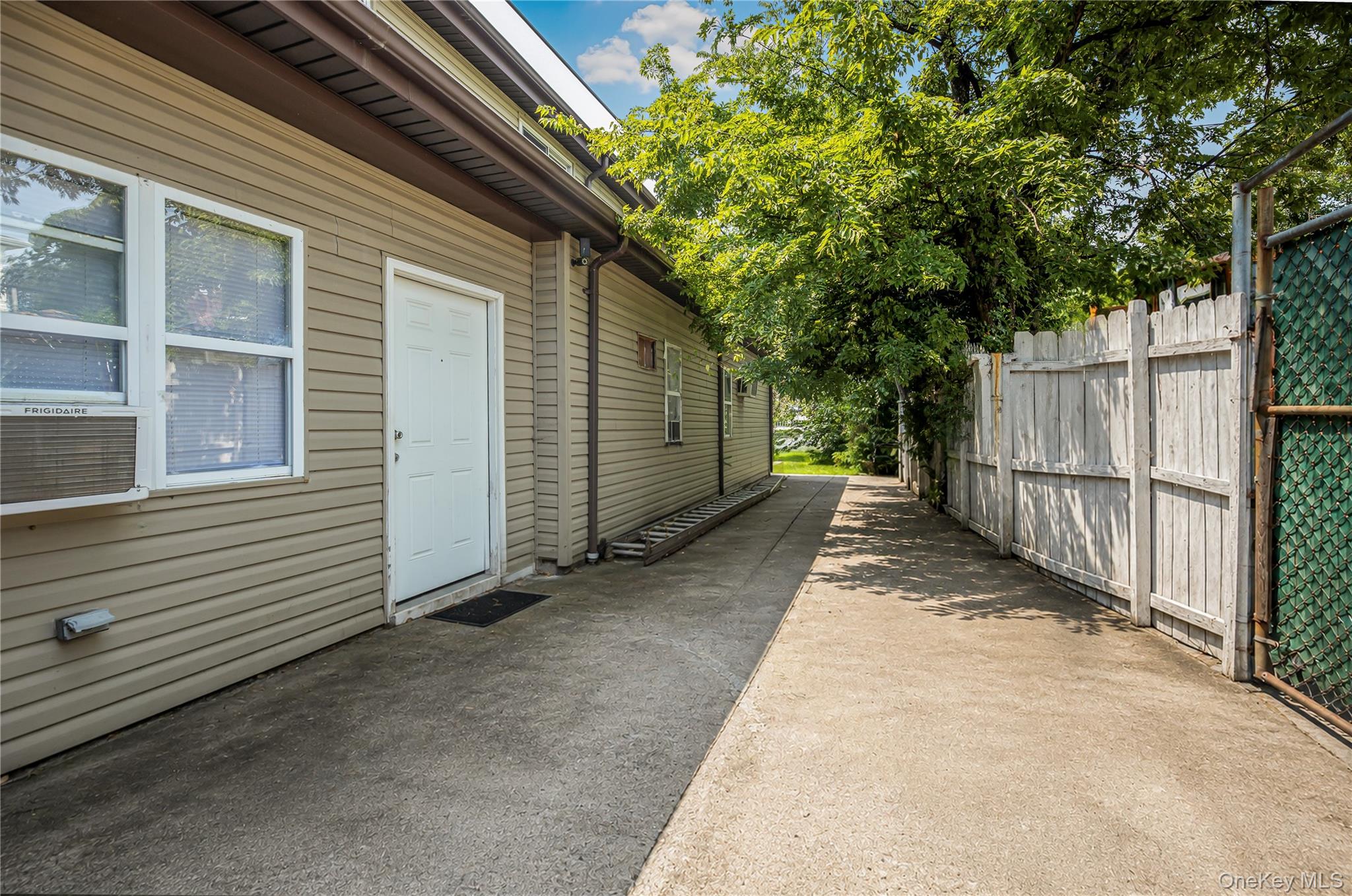419 Harding Park Property Photo 11