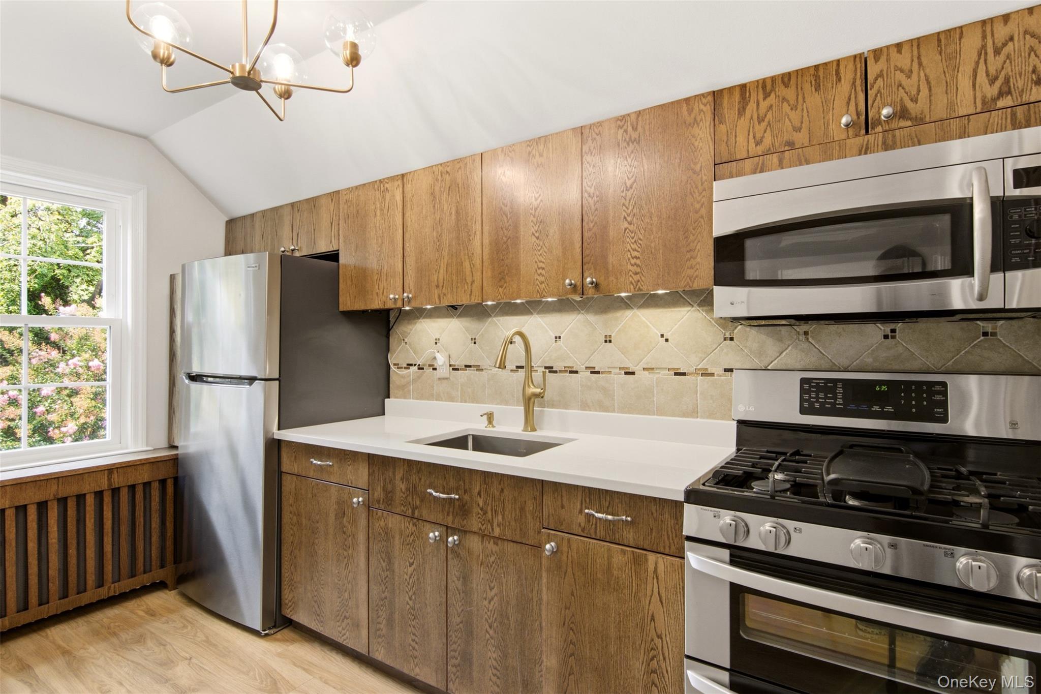 32 Franklin Avenue Property Photo 35