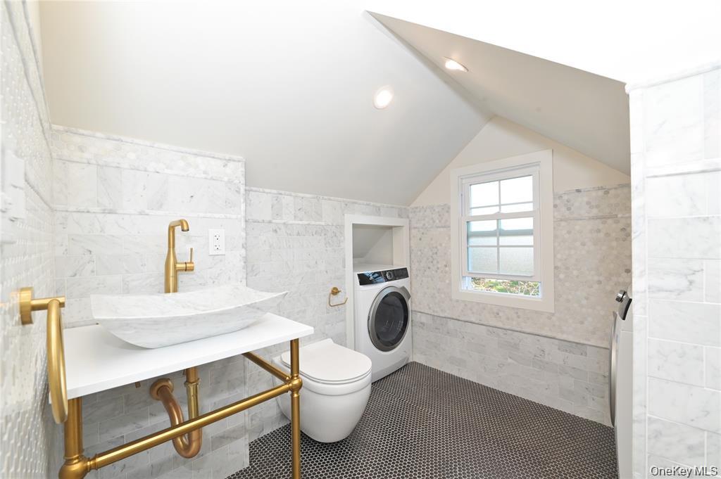 32 Franklin Avenue Property Photo 40