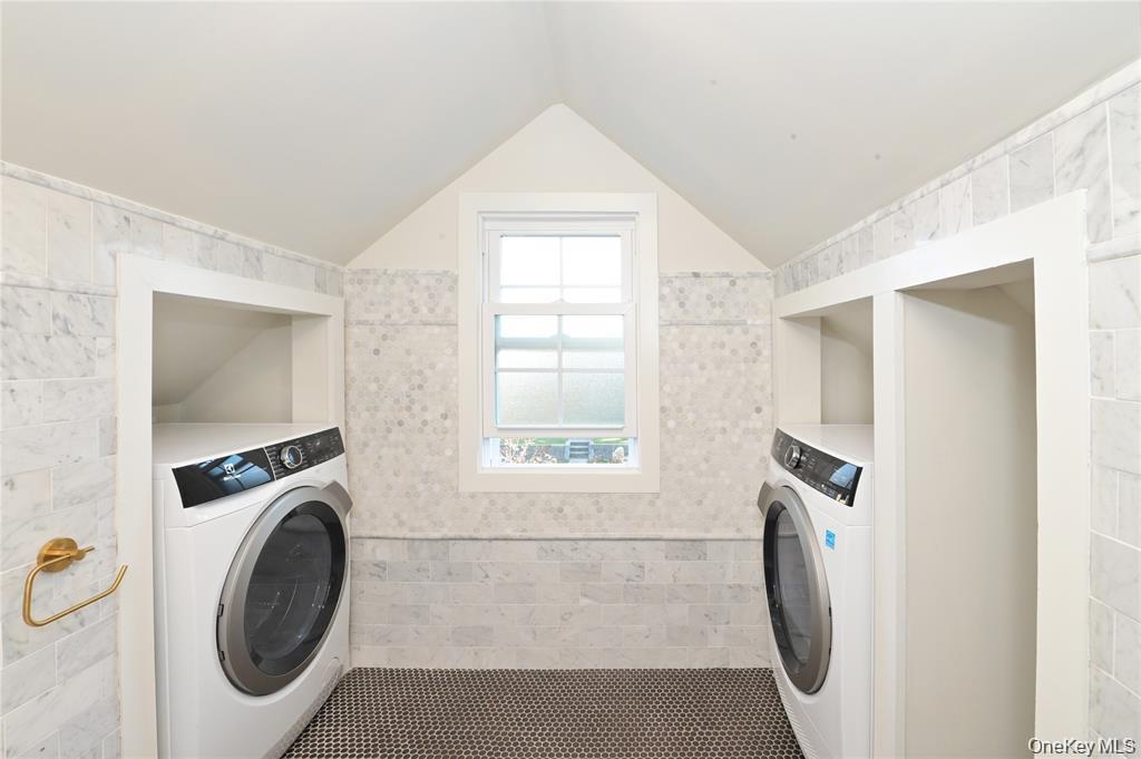 32 Franklin Avenue Property Photo 42