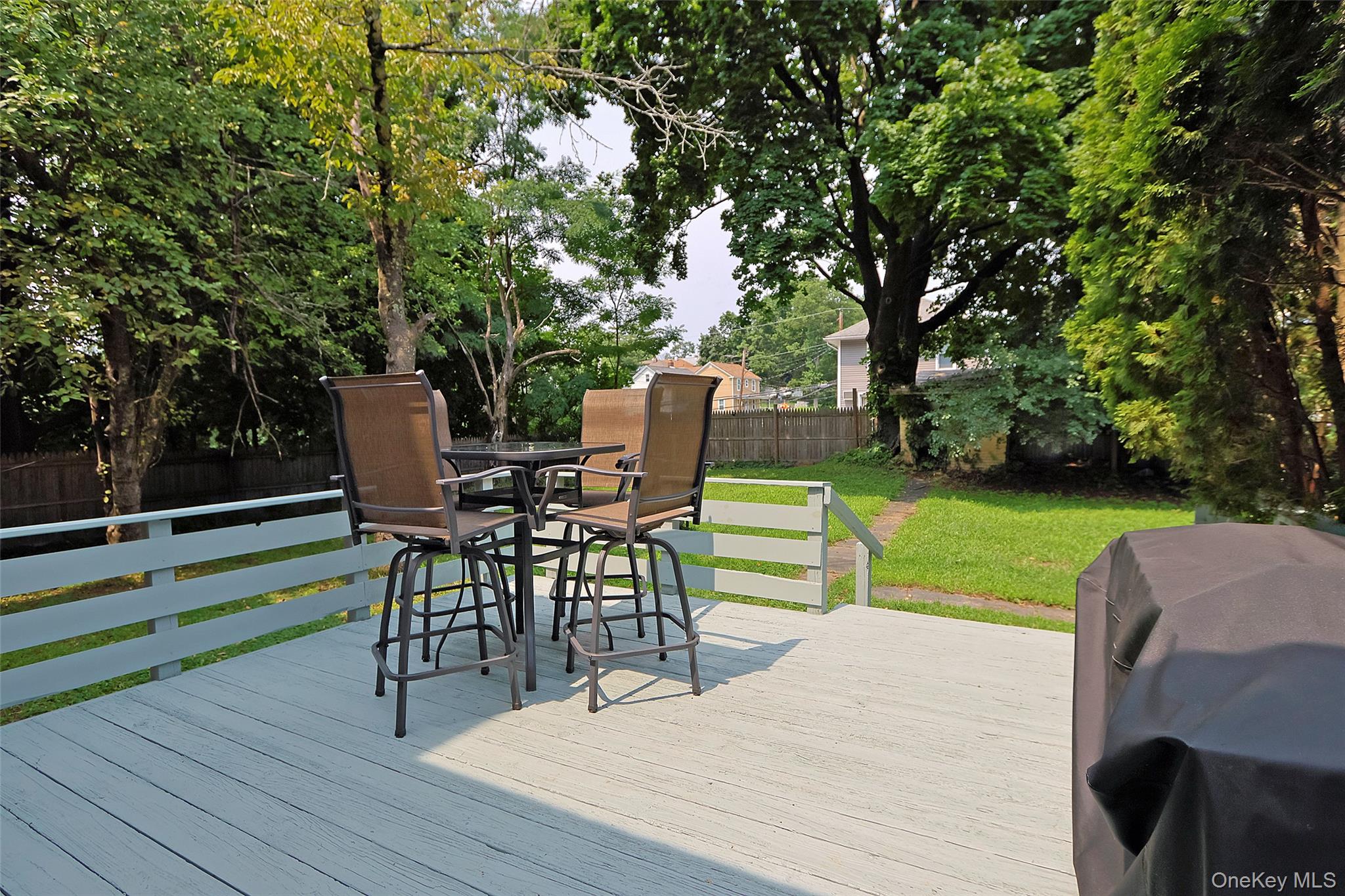 16 Elm Street Property Photo 4