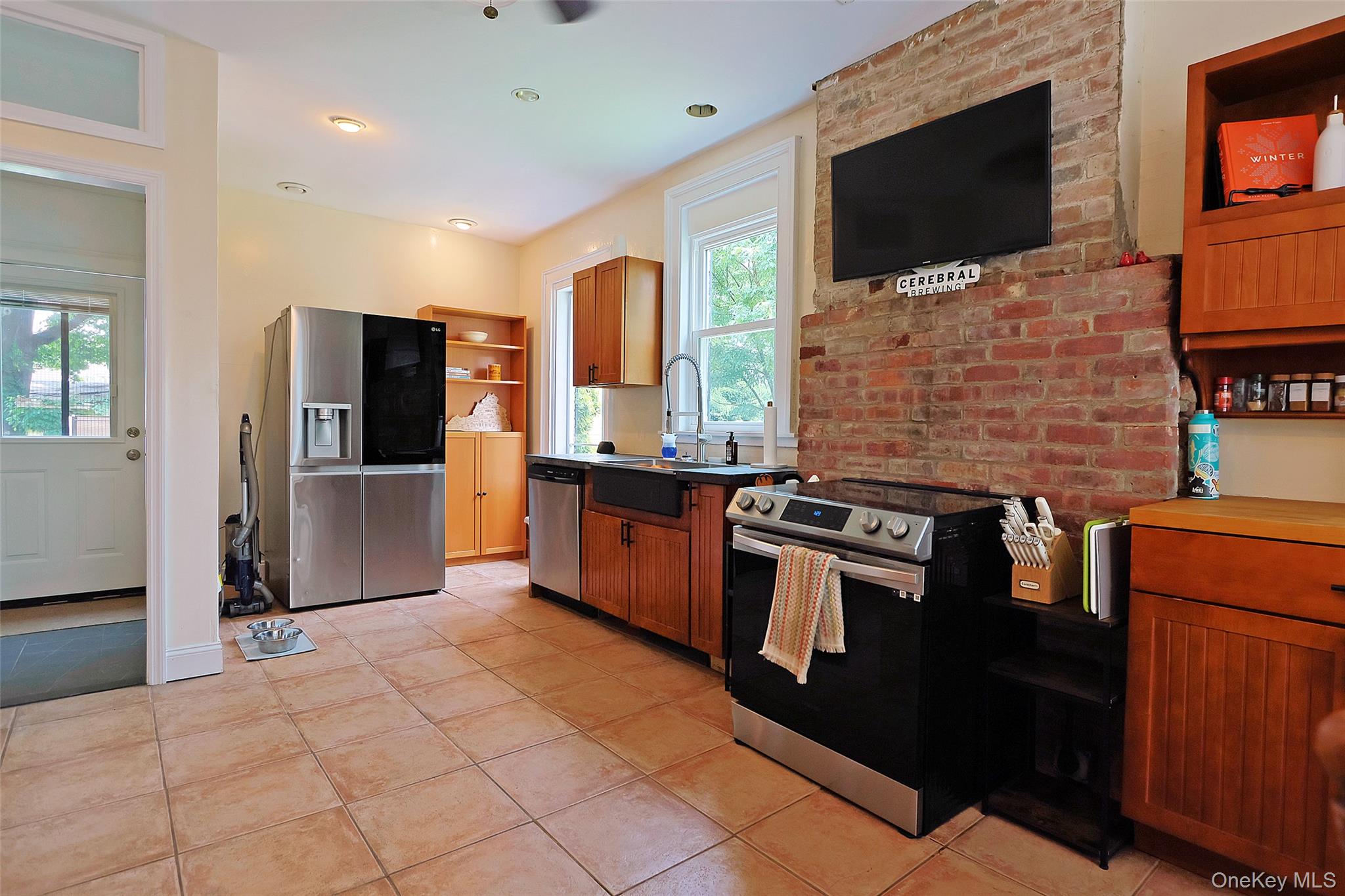 16 Elm Street Property Photo 16
