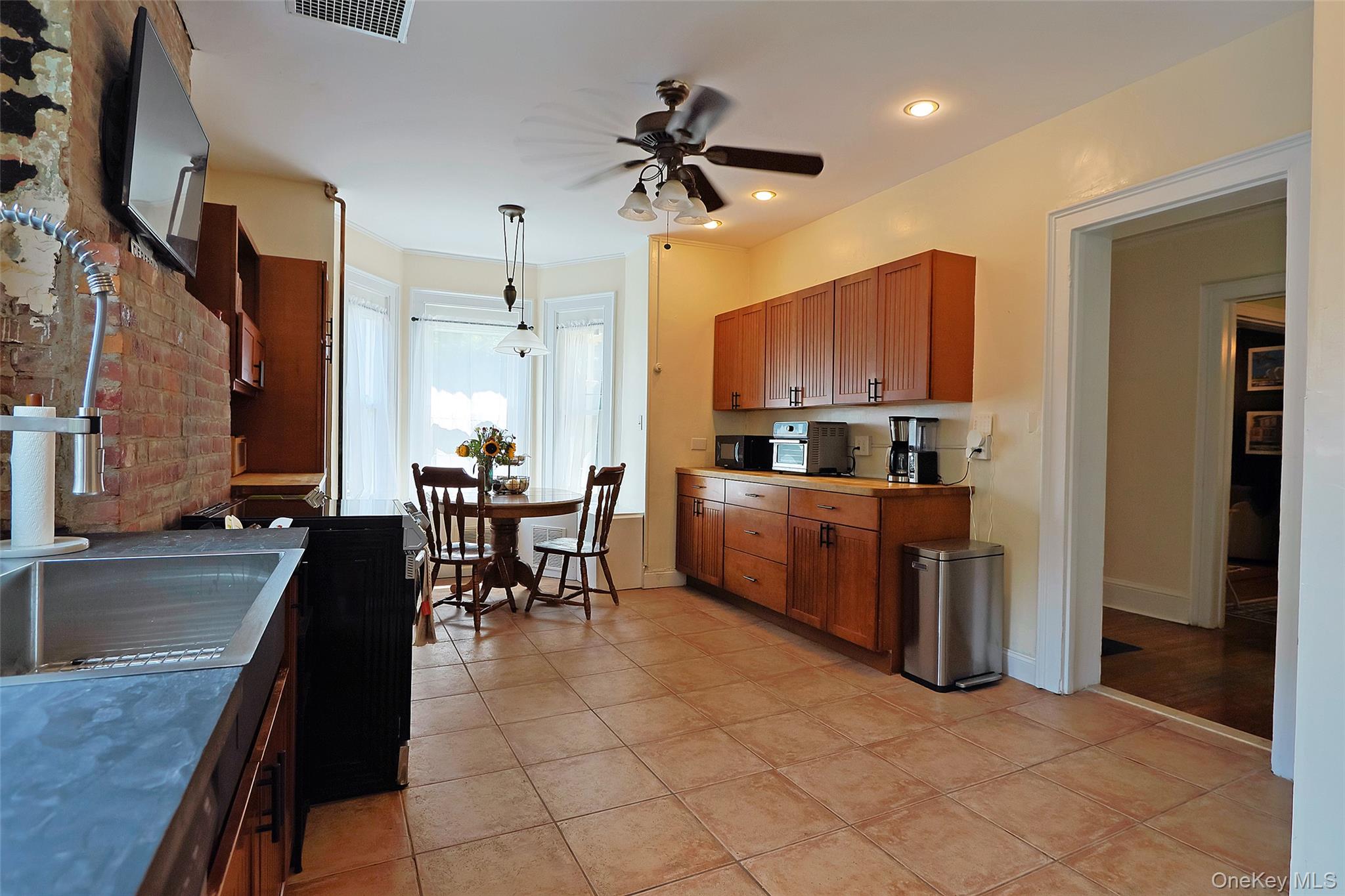 16 Elm Street Property Photo 17