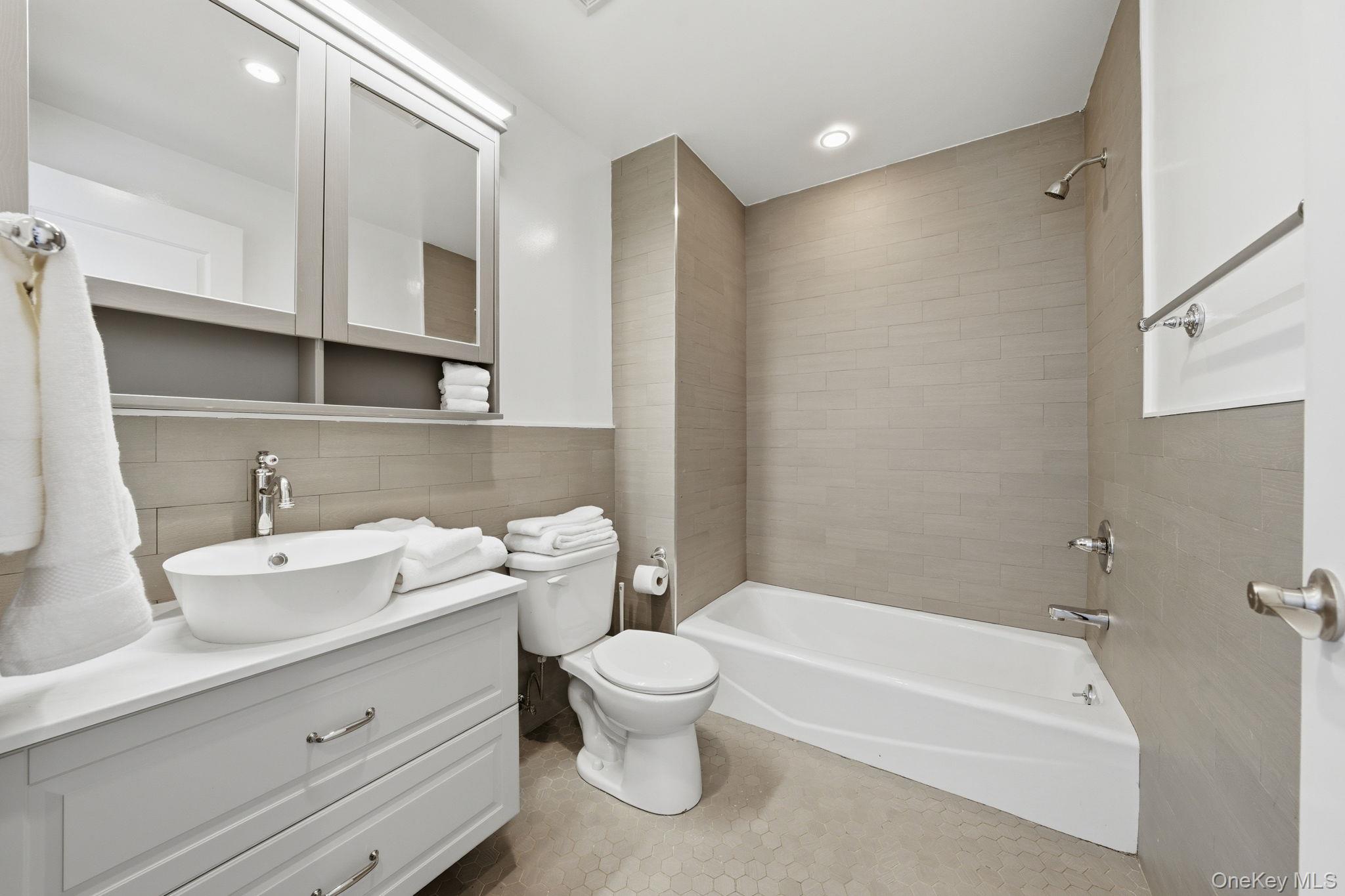 236 W 112th Street Property Photo 27