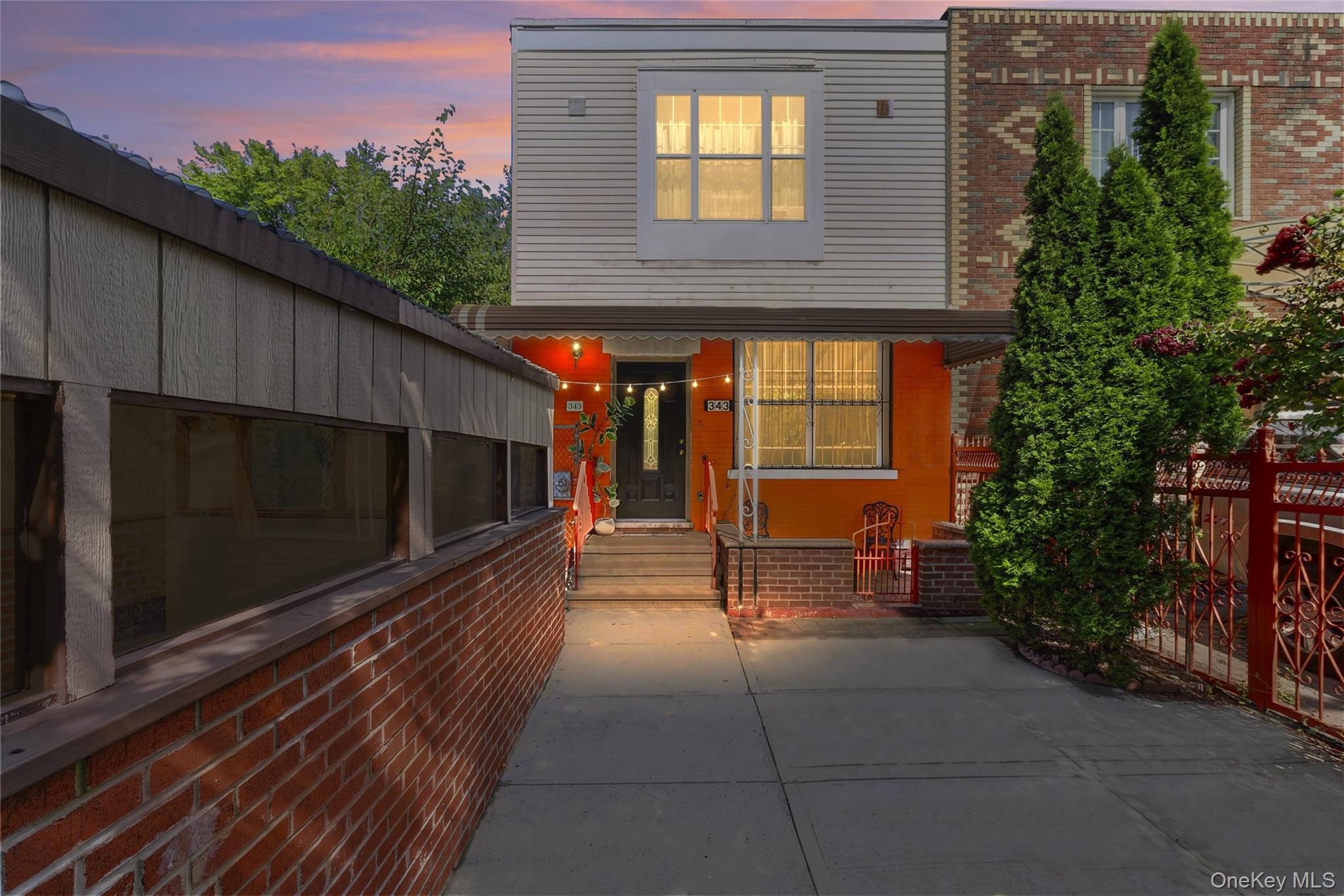 343 Hinsdale Street Property Photo 2