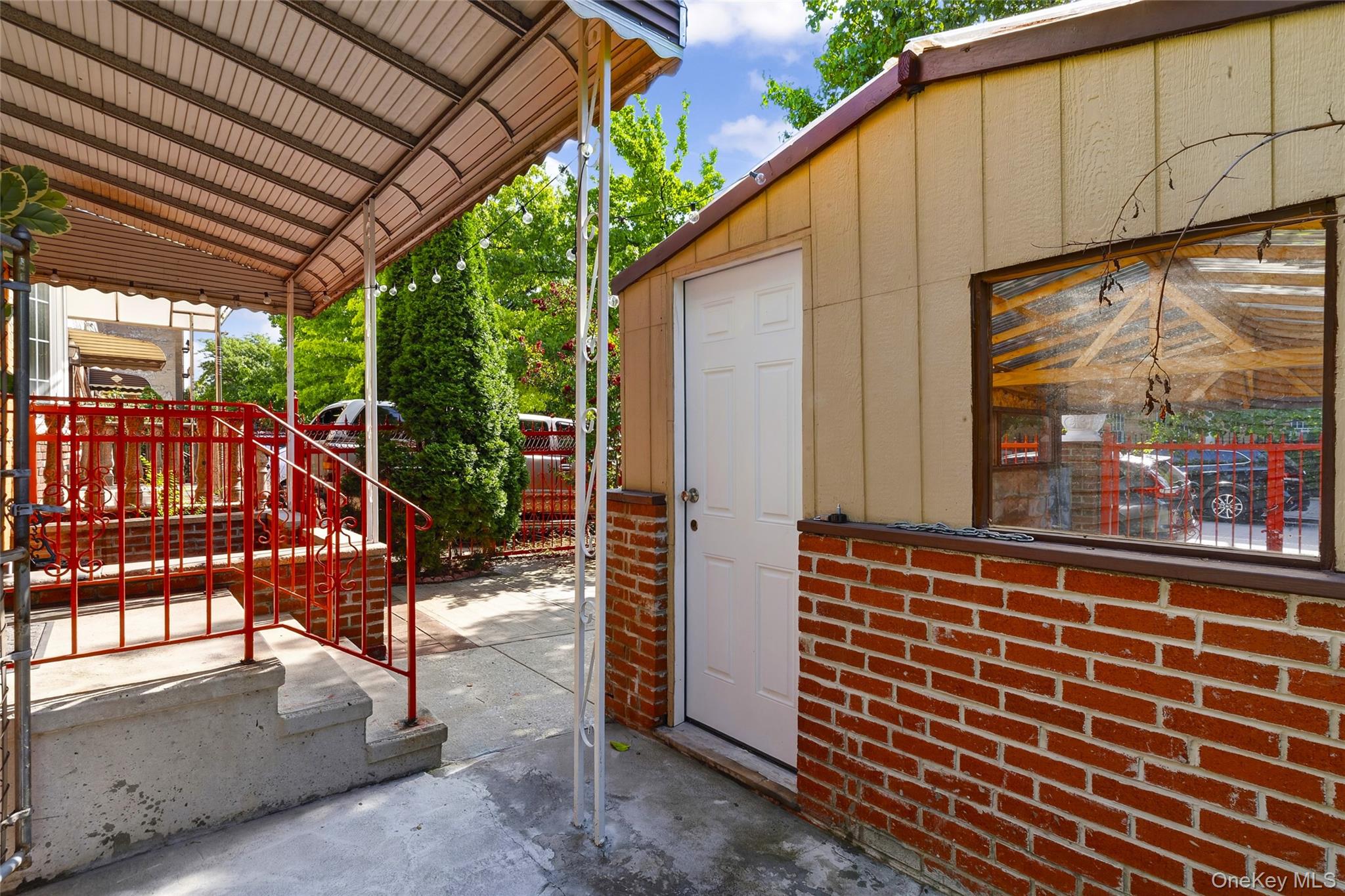 343 Hinsdale Street Property Photo 6
