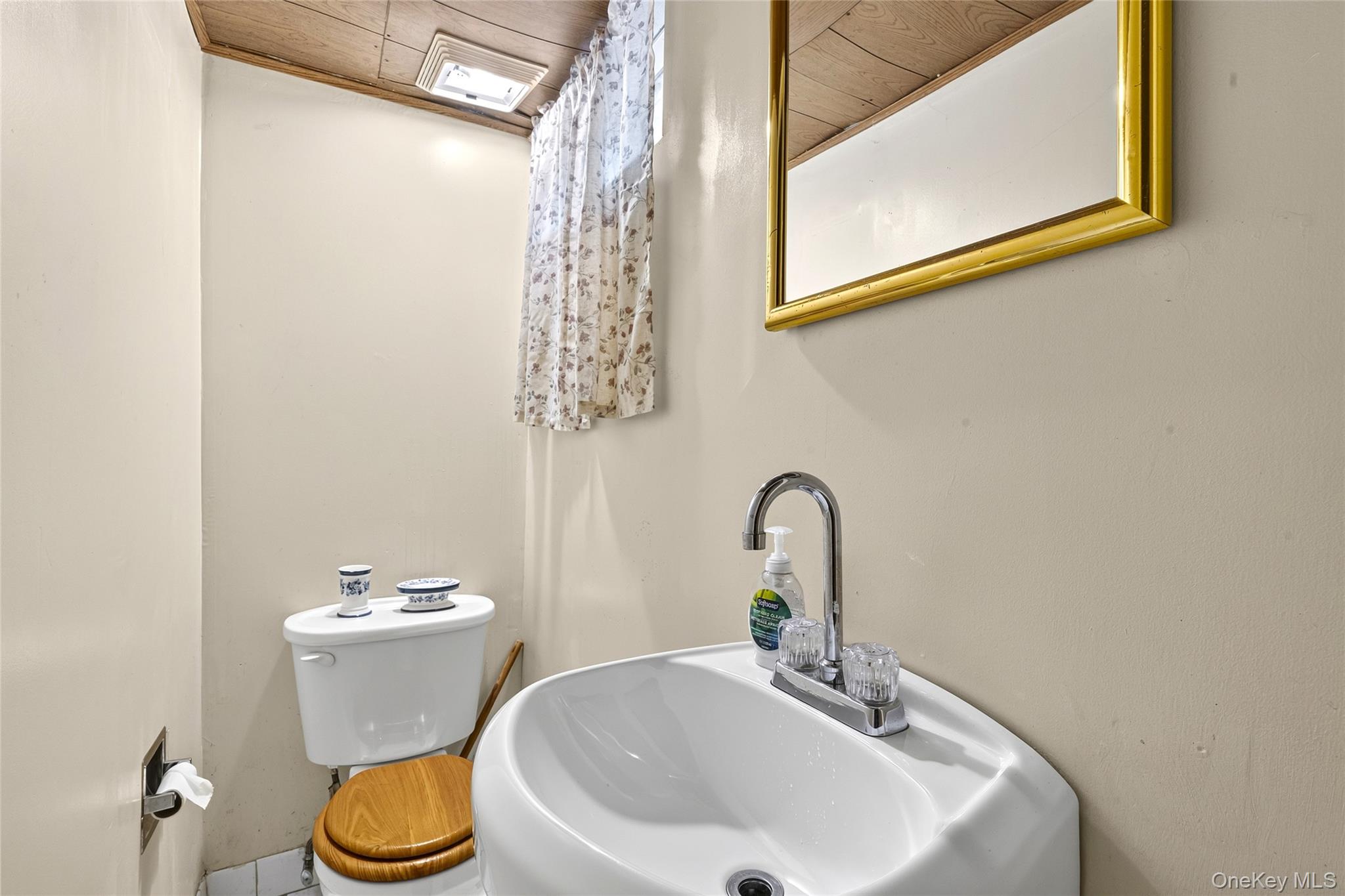 343 Hinsdale Street Property Photo 8