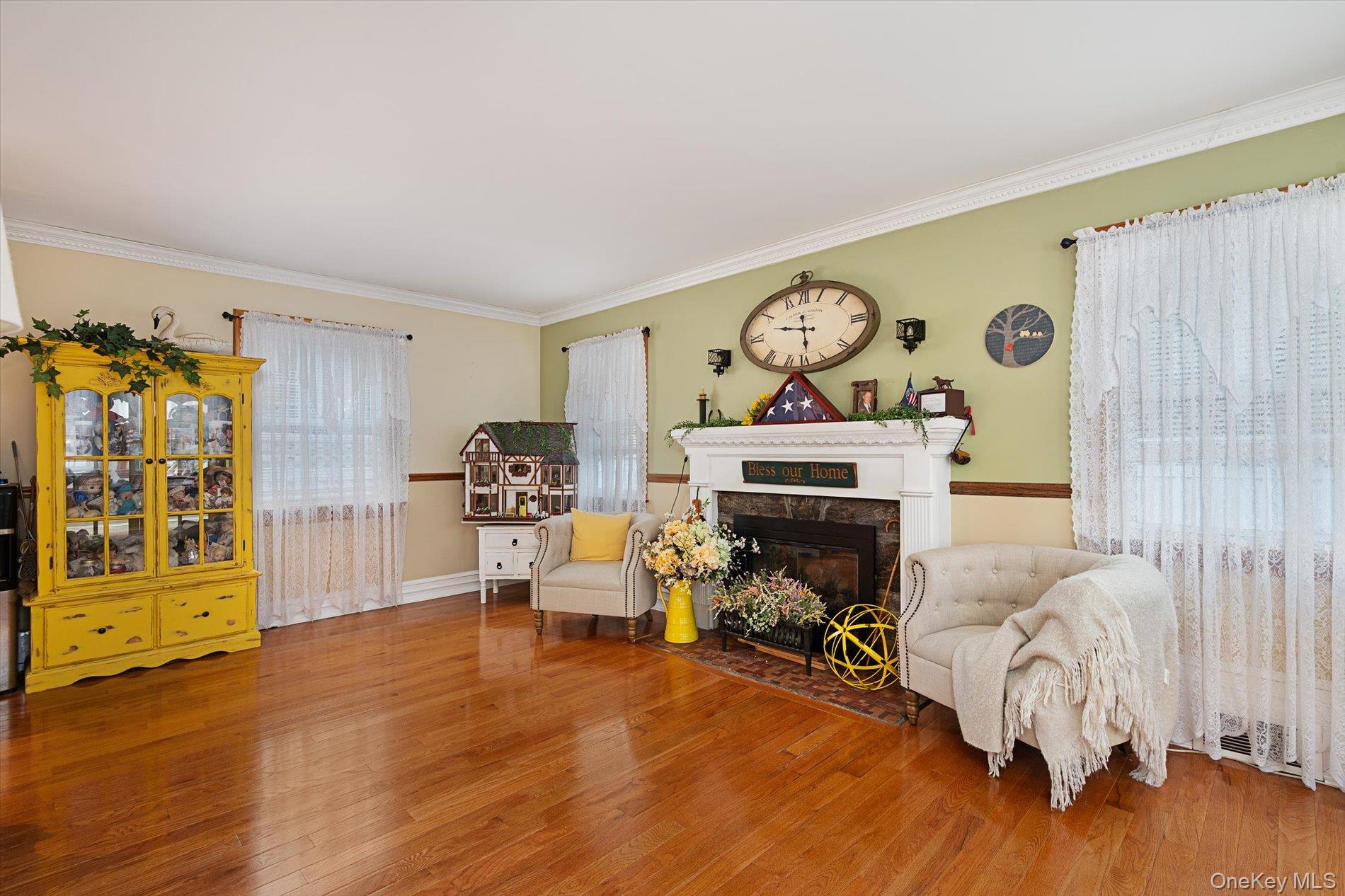 2563 Milburn Avenue Property Photo 4