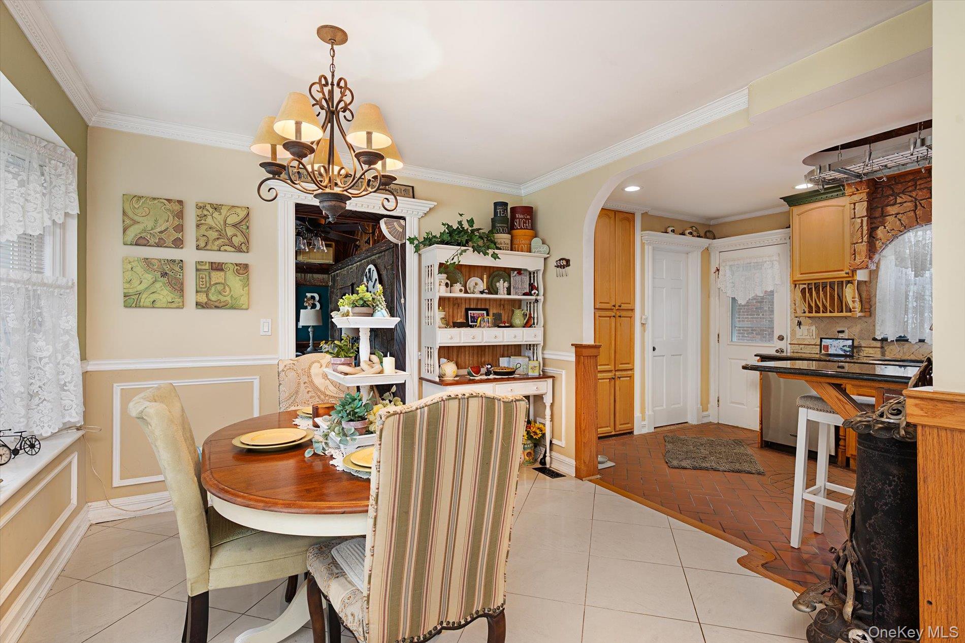 2563 Milburn Avenue Property Photo 8