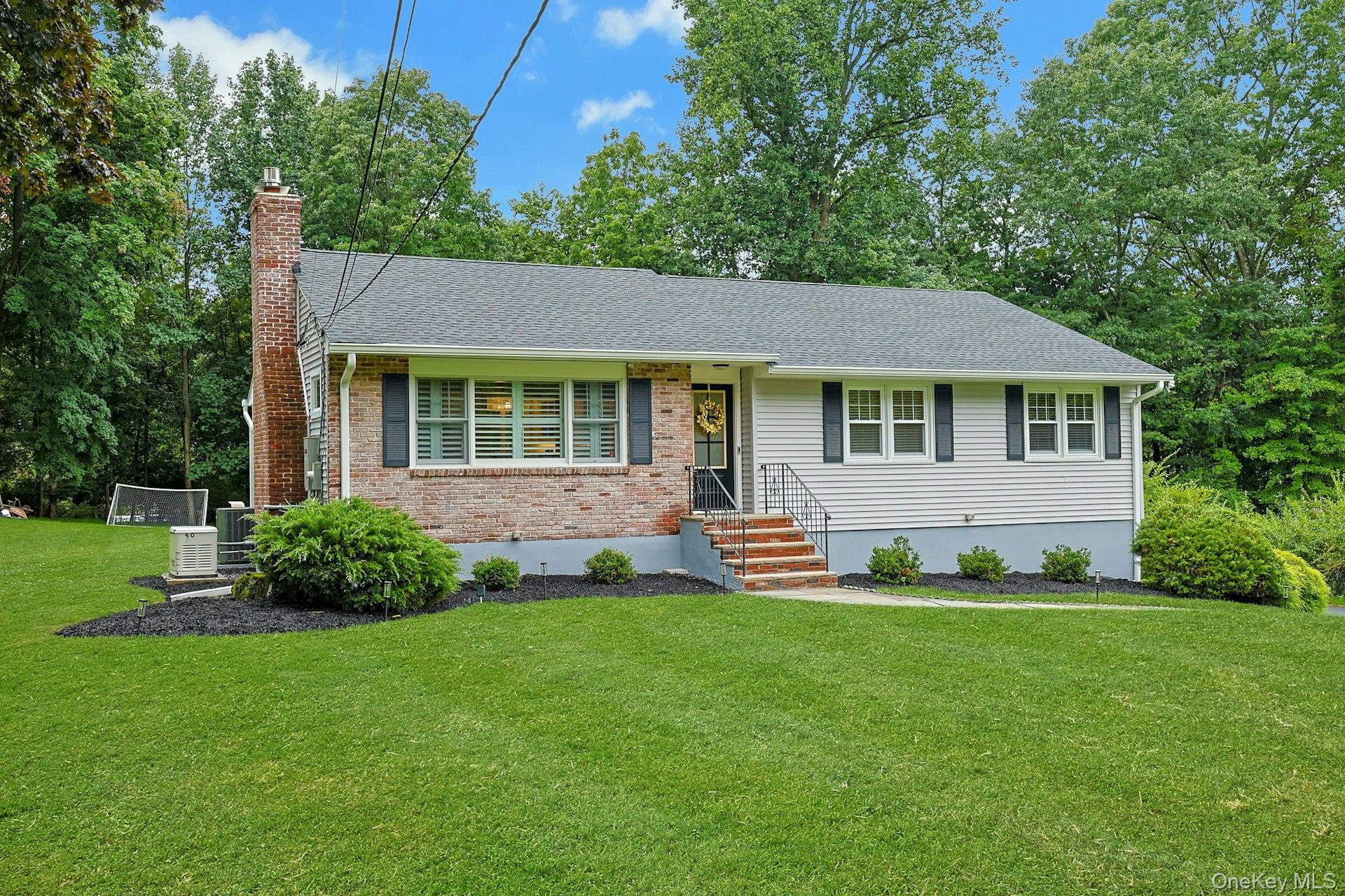 5 Prides Crossing Property Photo 2