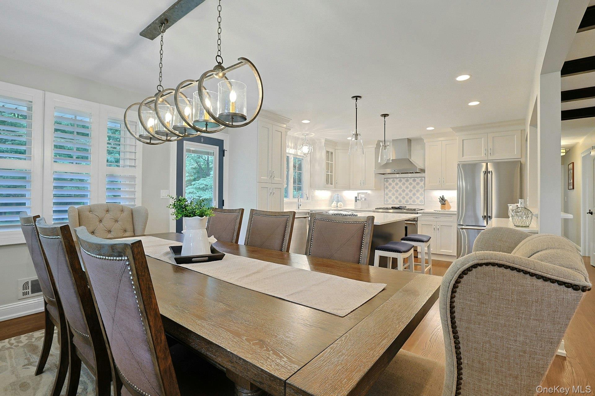 5 Prides Crossing Property Photo 8
