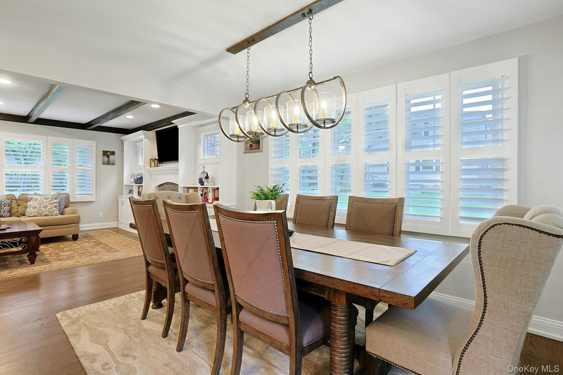 5 Prides Crossing Property Photo 10