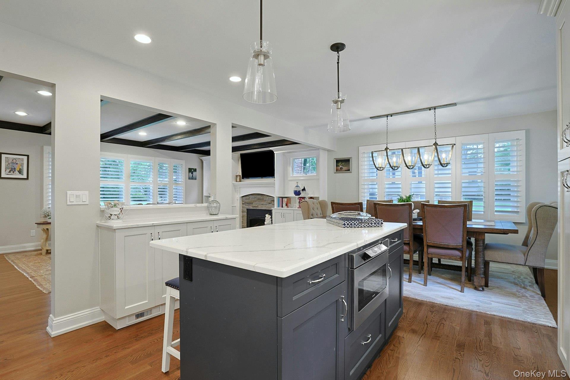 5 Prides Crossing Property Photo 14