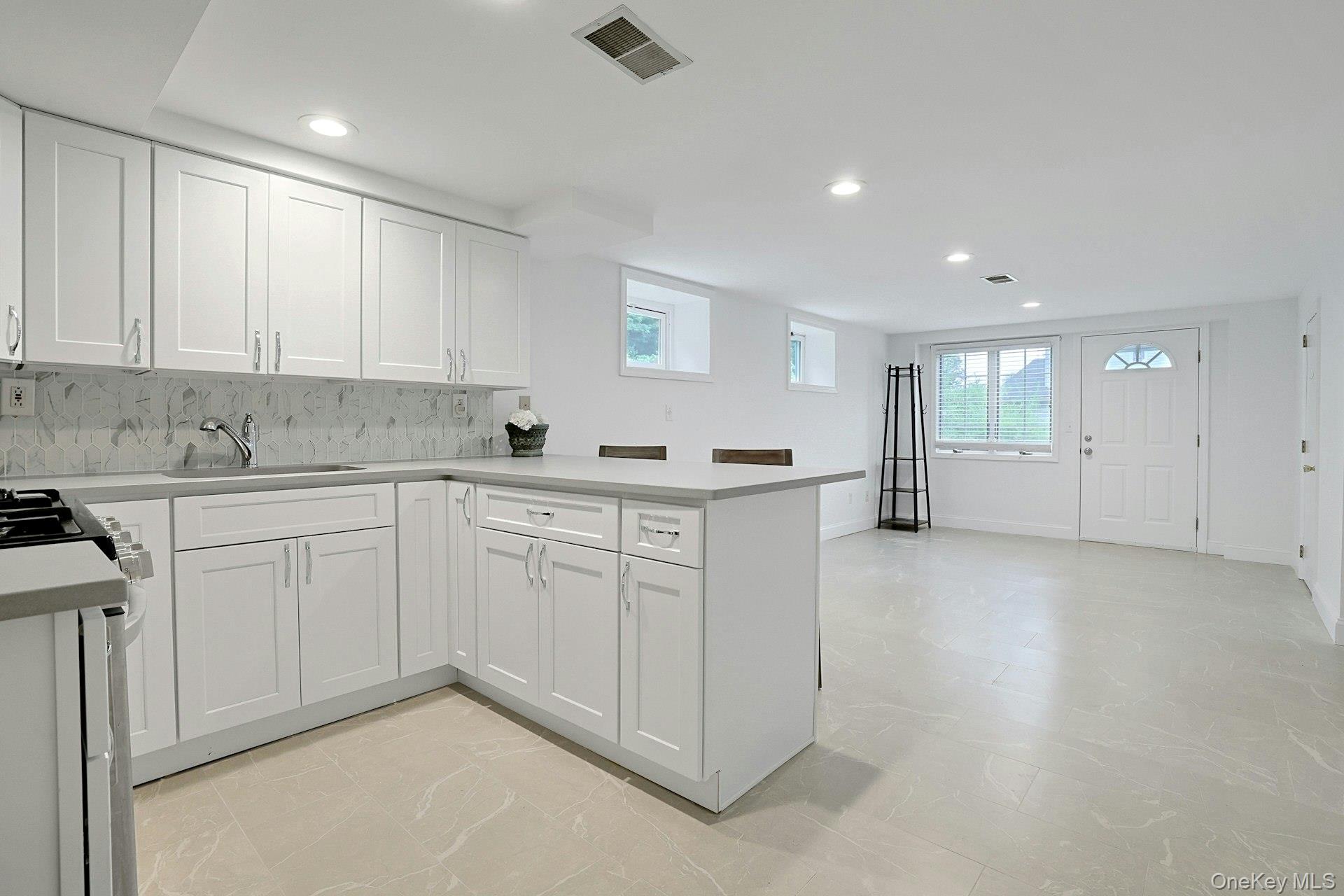 5 Prides Crossing Property Photo 20