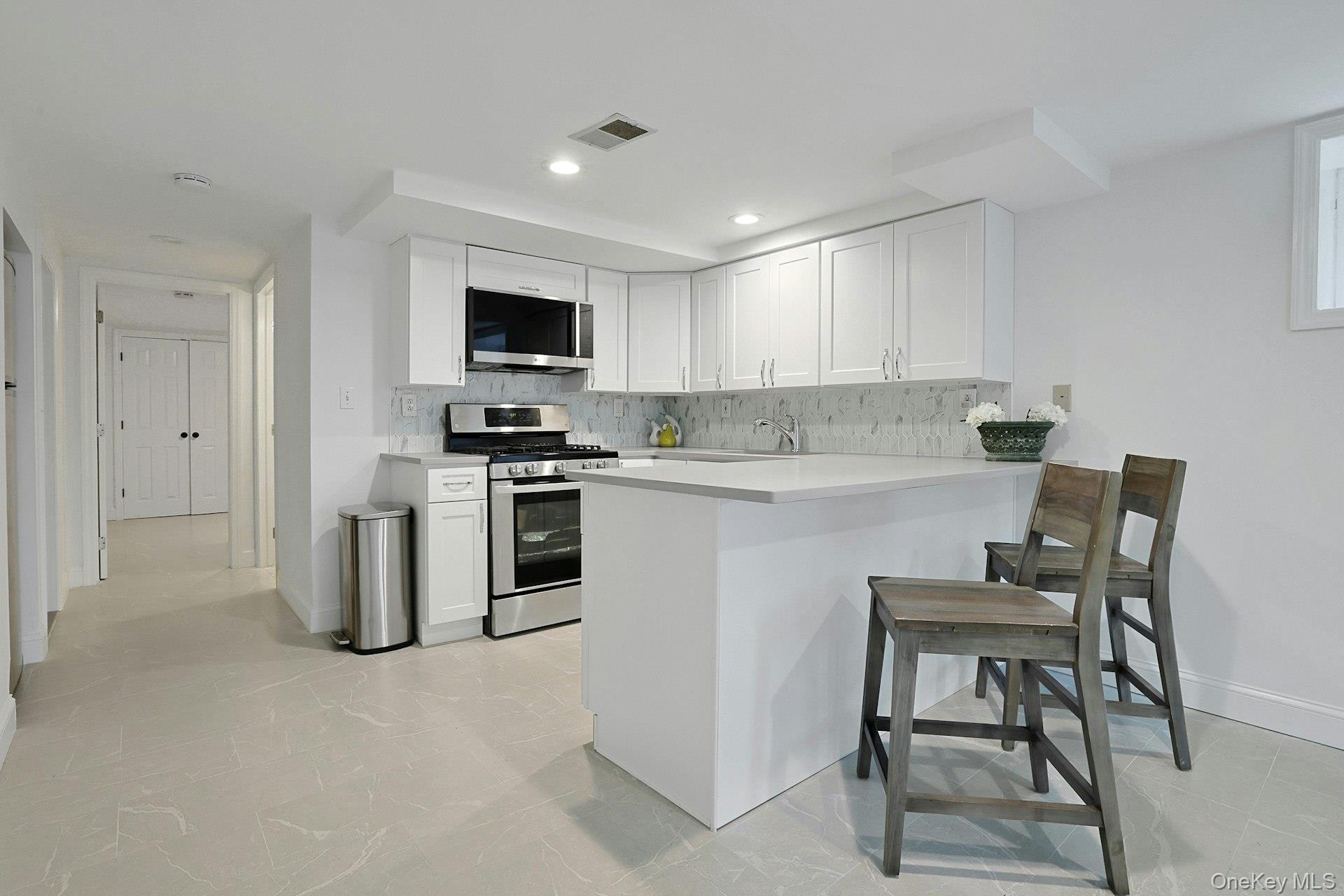 5 Prides Crossing Property Photo 22