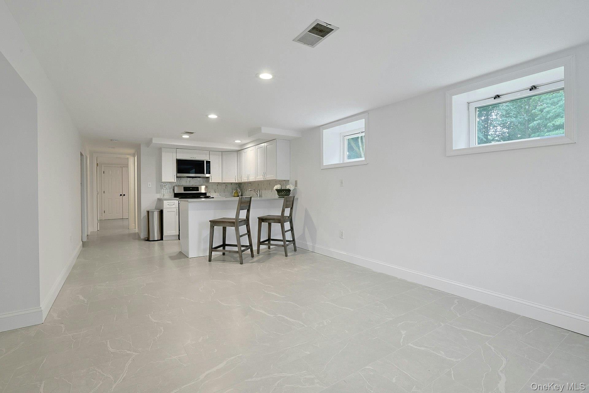 5 Prides Crossing Property Photo 25