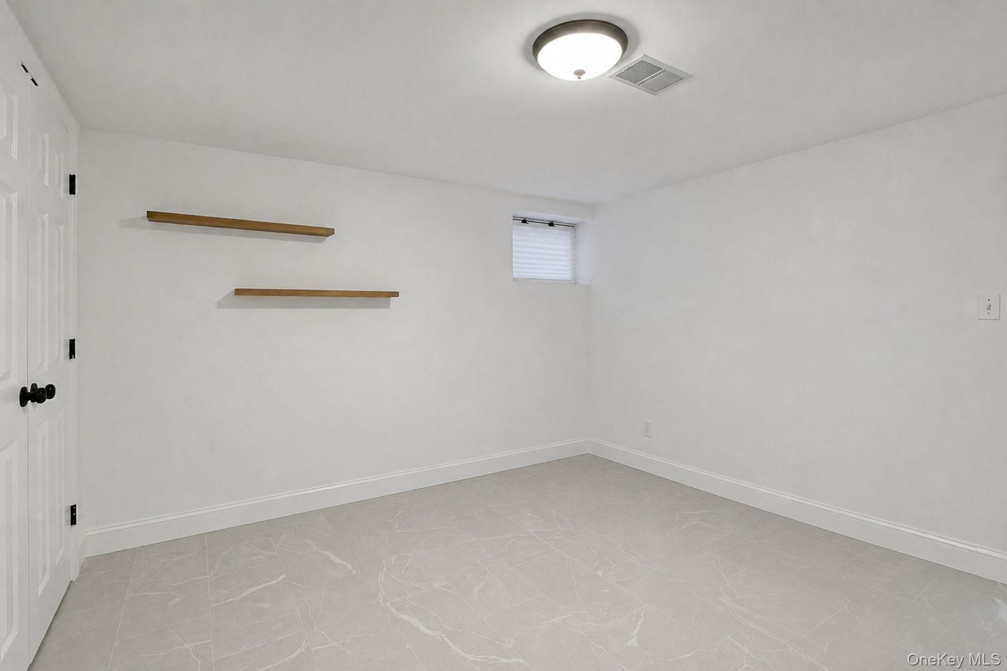 5 Prides Crossing Property Photo 30