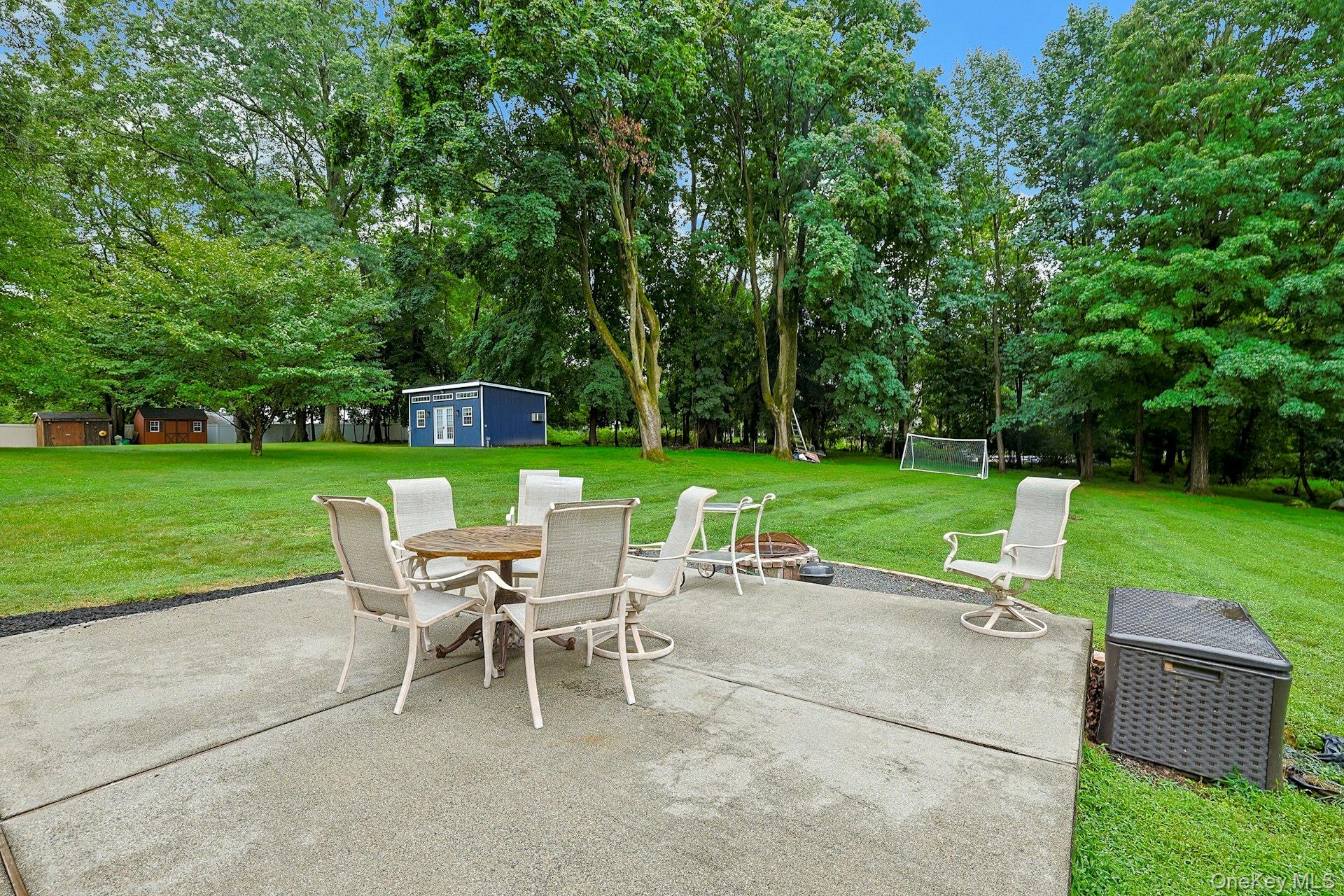 5 Prides Crossing Property Photo 32