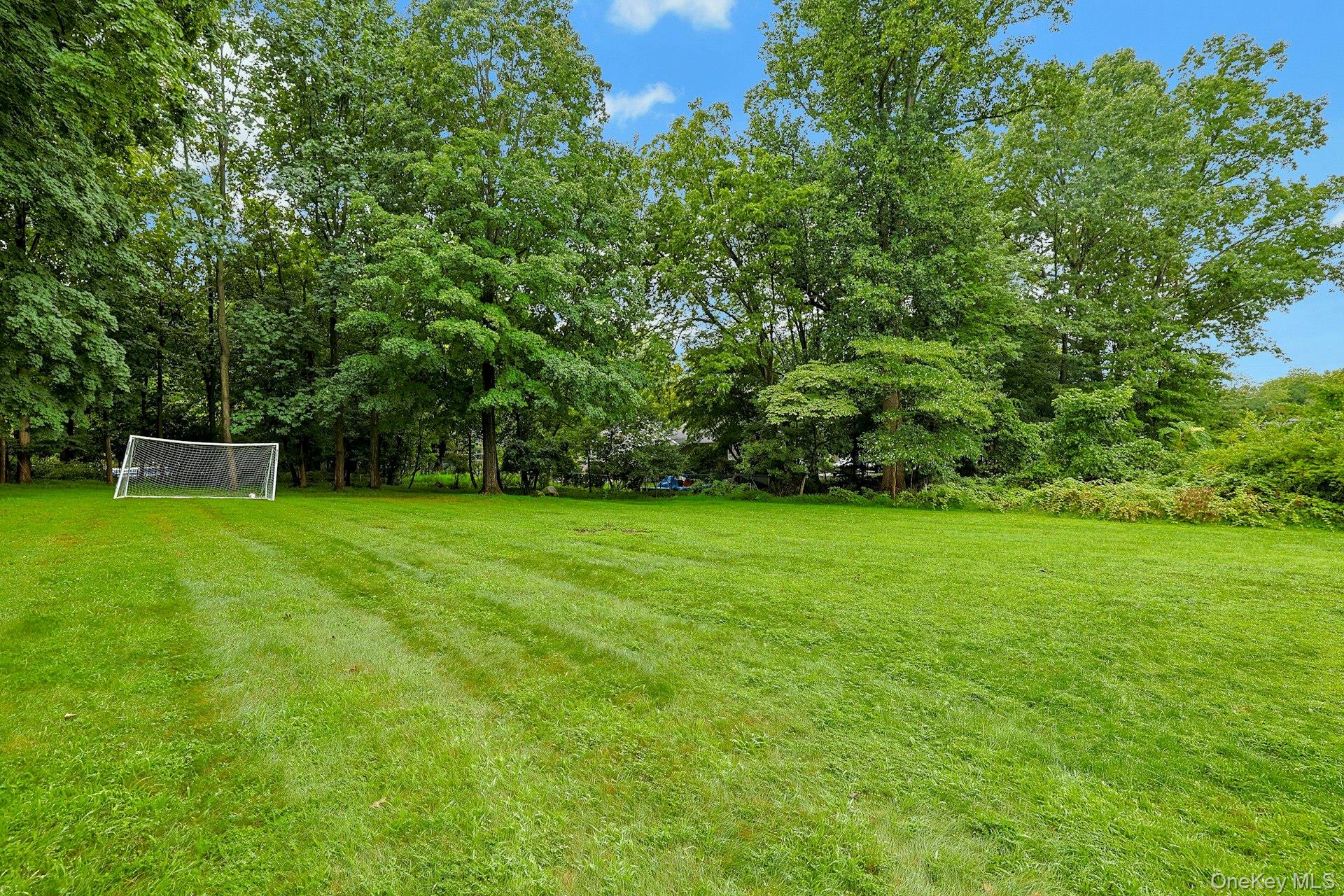 5 Prides Crossing Property Photo 35