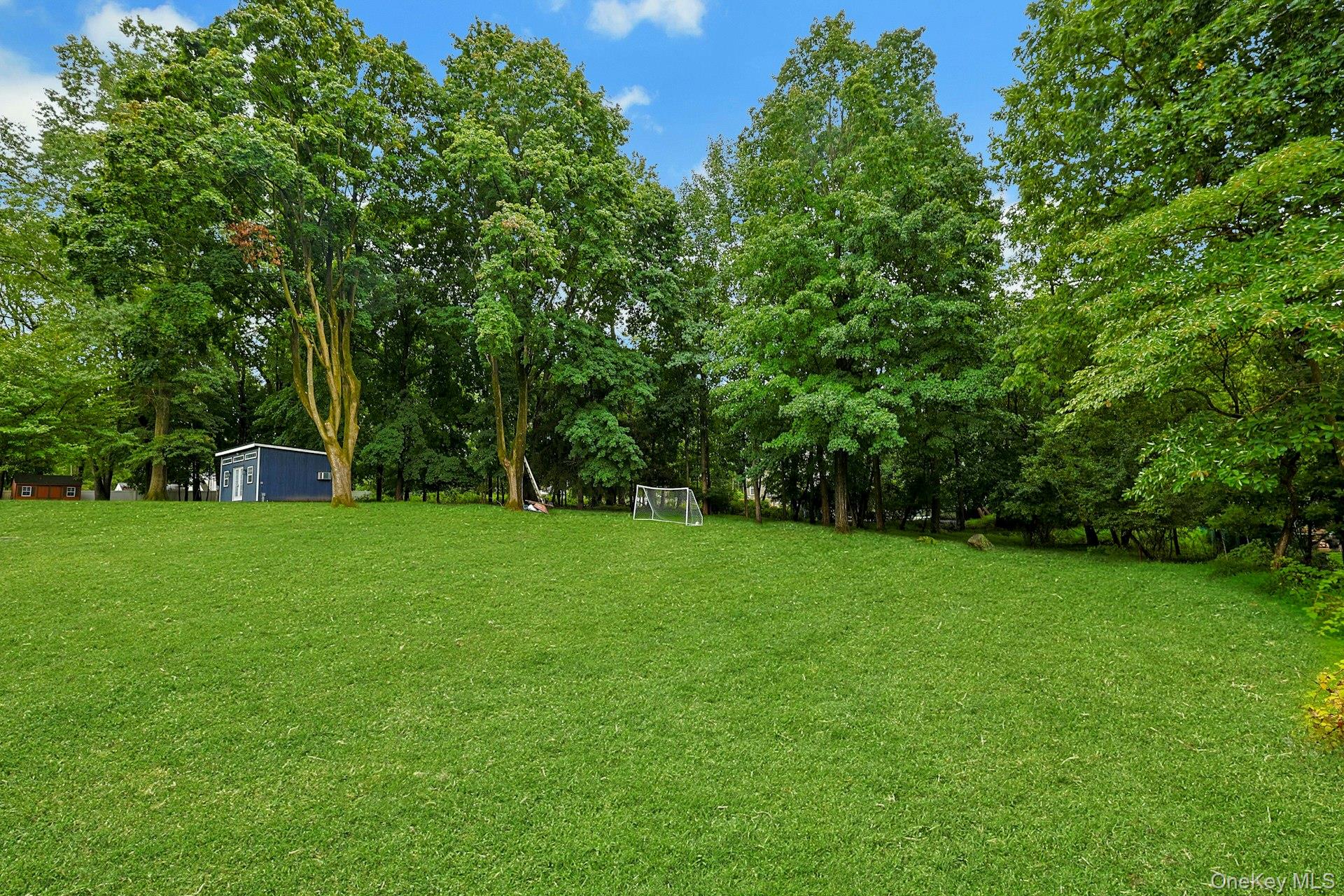 5 Prides Crossing Property Photo 36