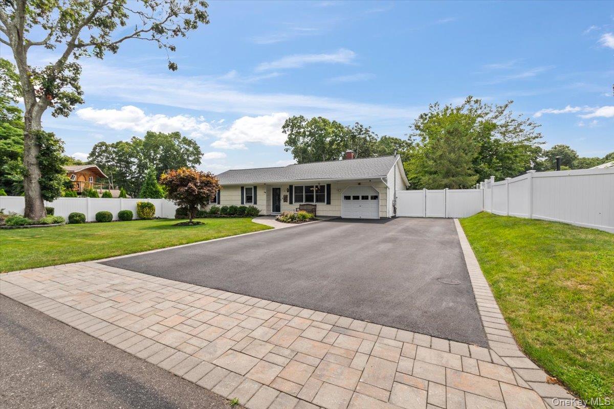 84 Stratler Drive Property Photo 2