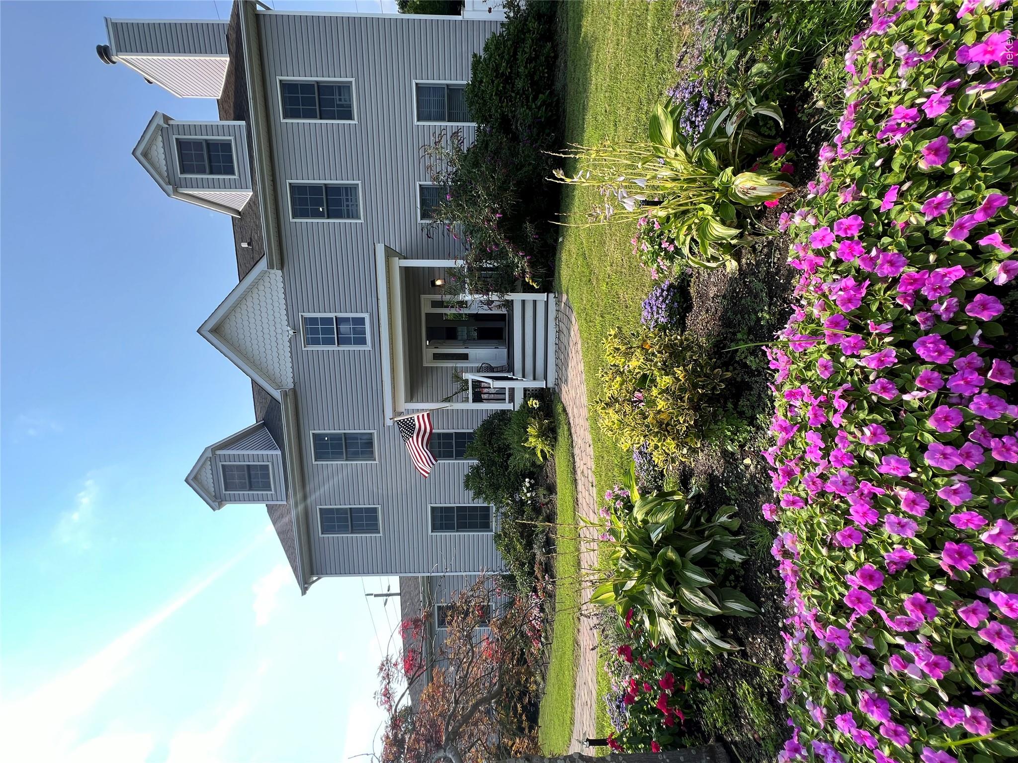 2 Box Tree Property Photo 1