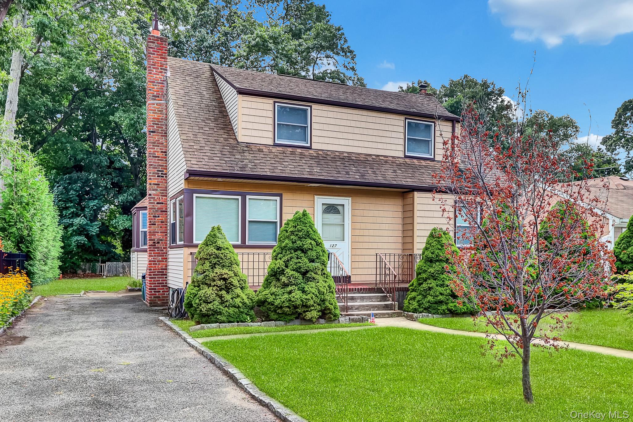 127 Decker Avenue Property Photo 1