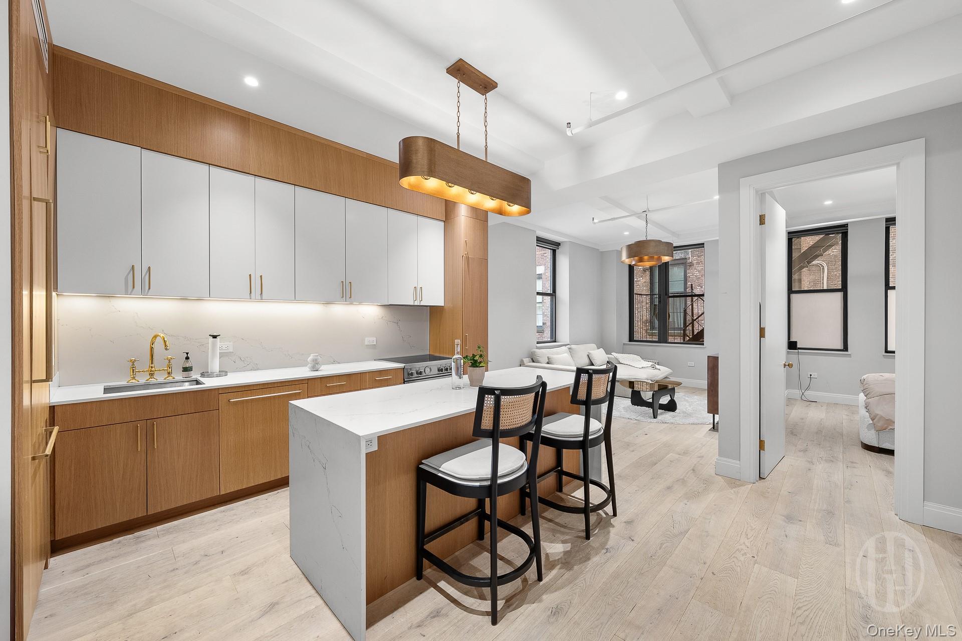 24 West 30th Street 5s Property Photo 1