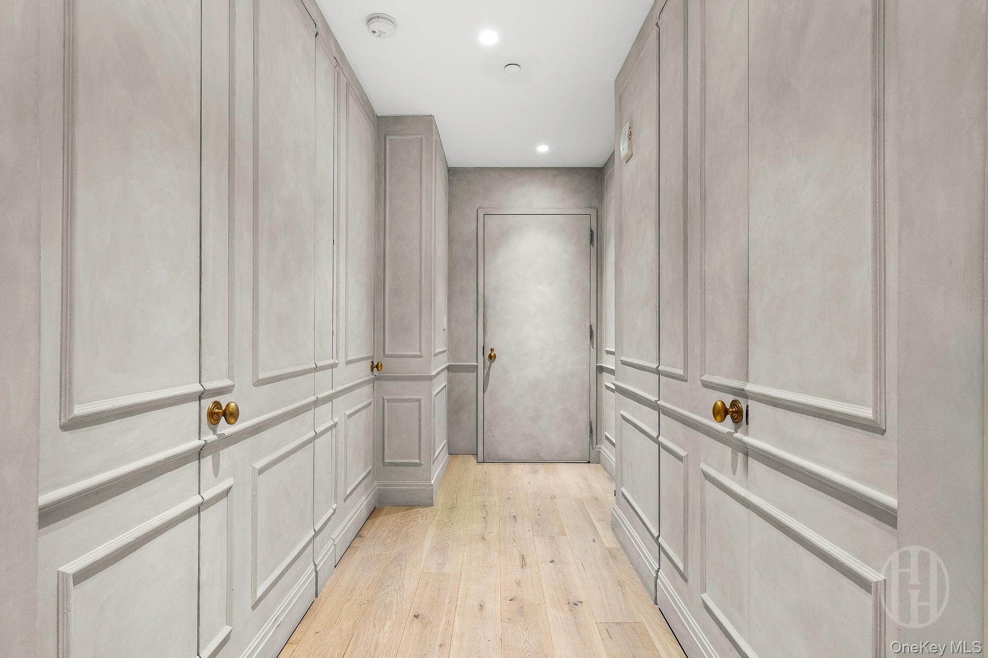 24 West 30th Street 5s Property Photo 8