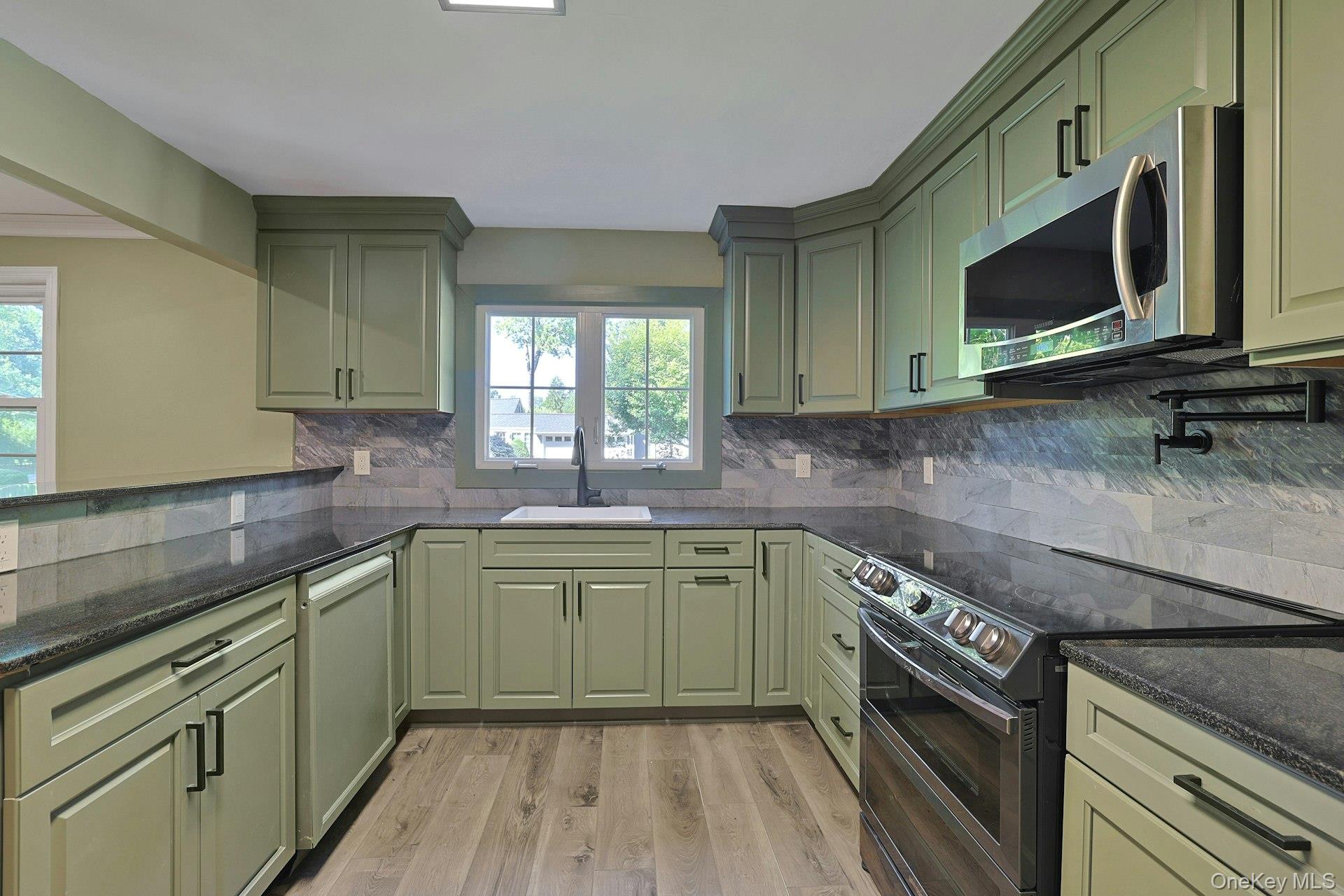 556 Babbling Brook Lane Property Photo 14