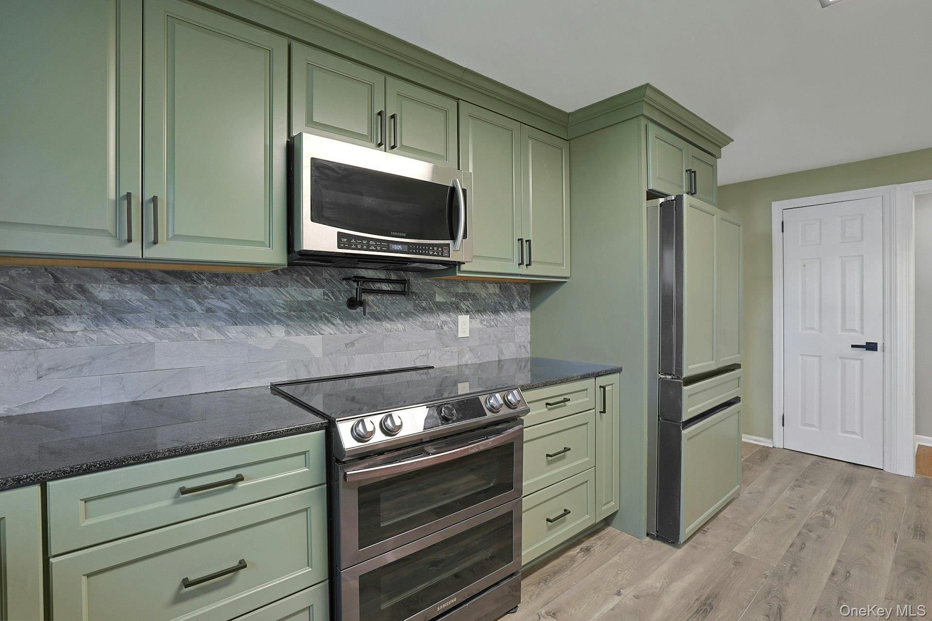 556 Babbling Brook Lane Property Photo 16