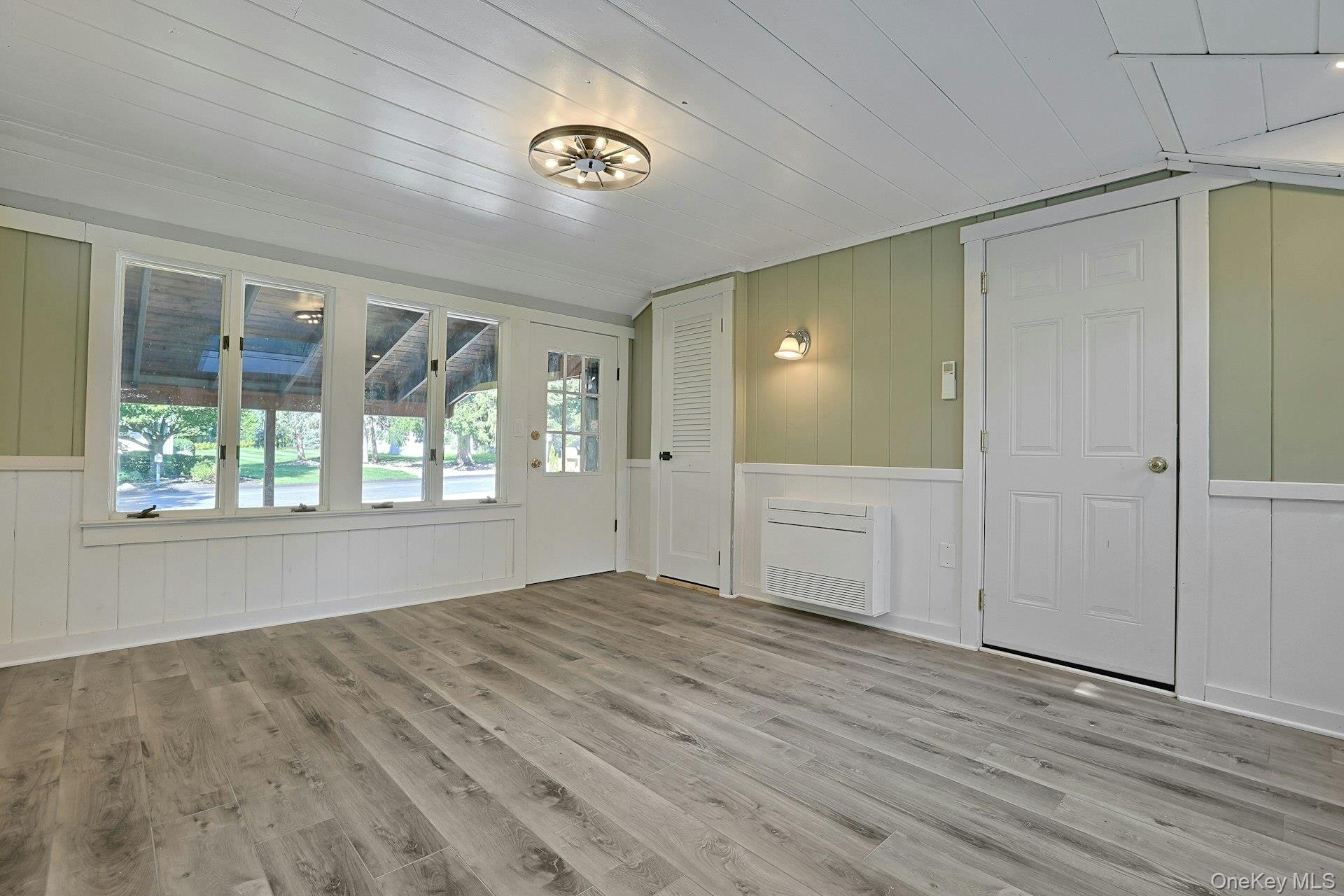 556 Babbling Brook Lane Property Photo 17