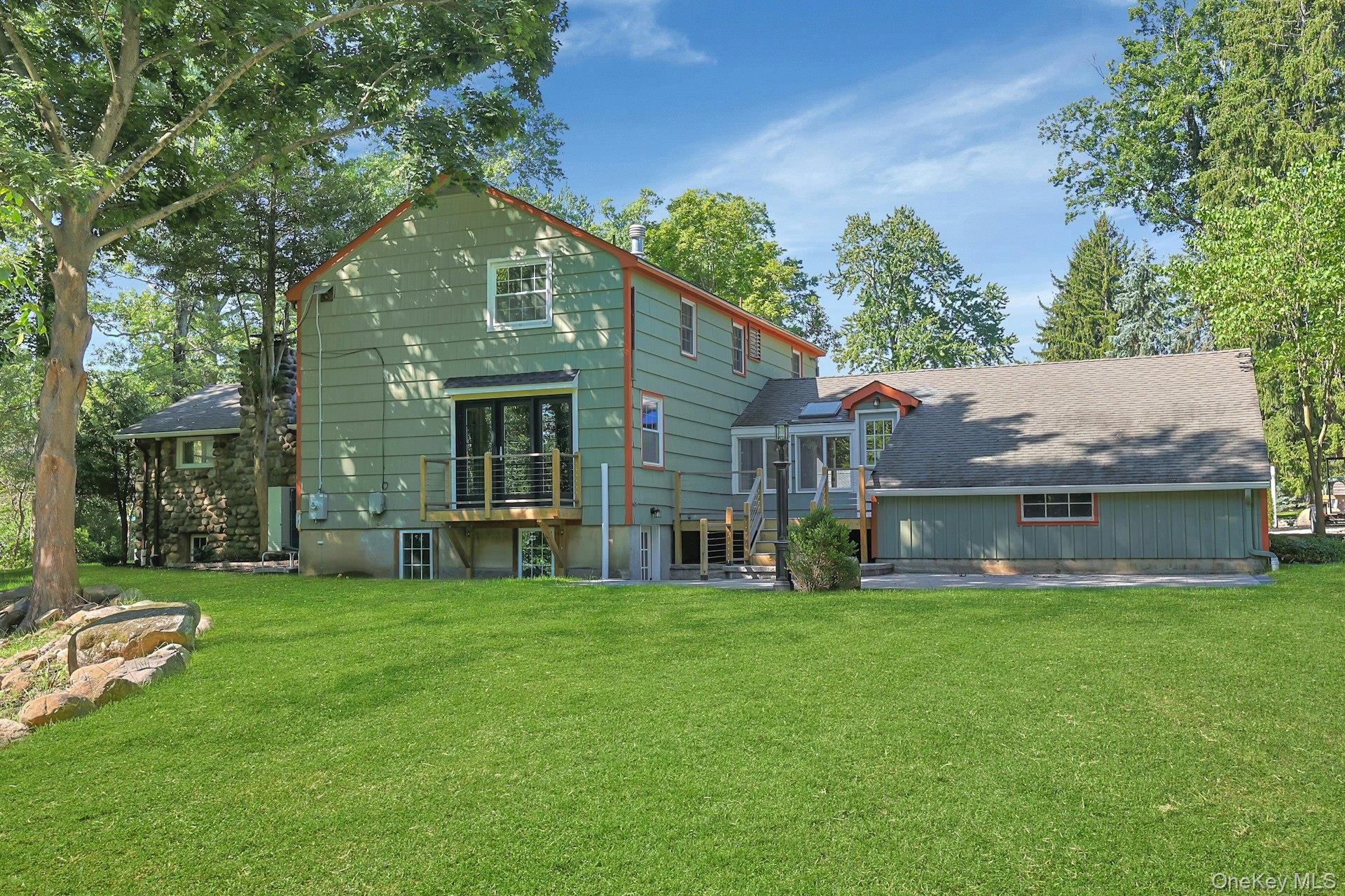556 Babbling Brook Lane Property Photo 44