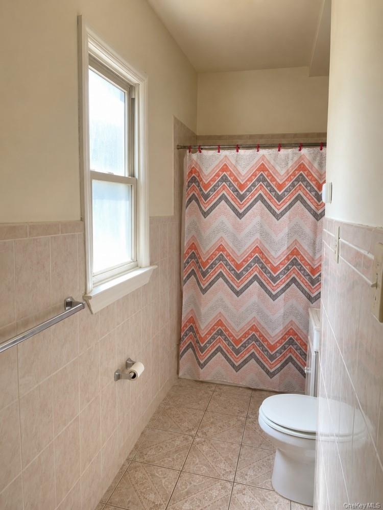 834 E 229th Street Property Photo 17