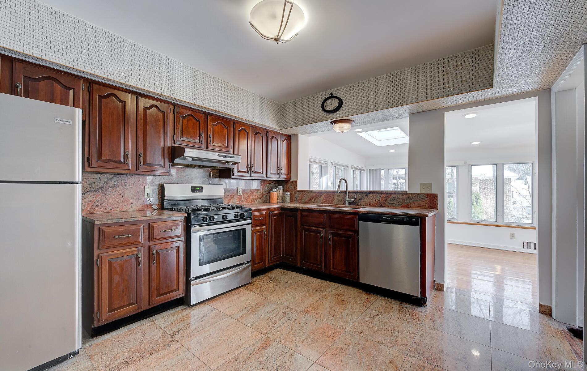 9 Wimbleton Lane Property Photo 13