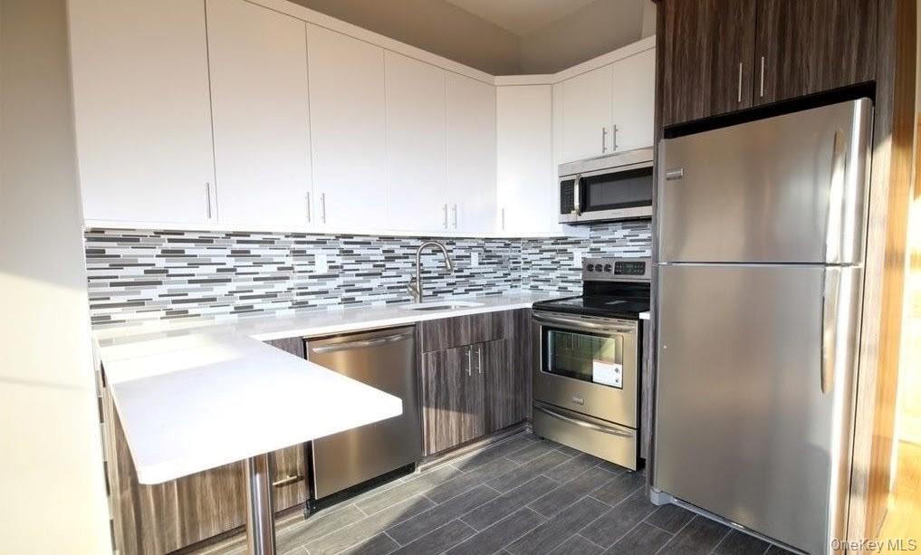 14-18 31st Street Property Photo 16