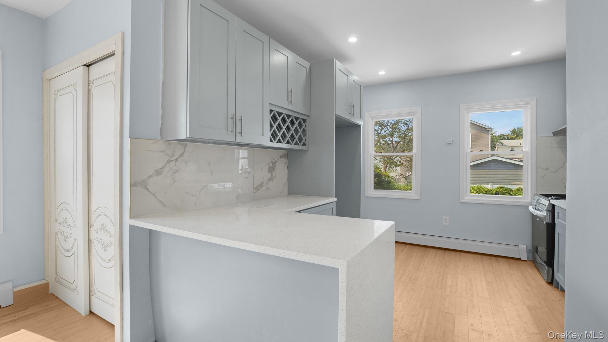 190-13 109th Road Property Photo 6