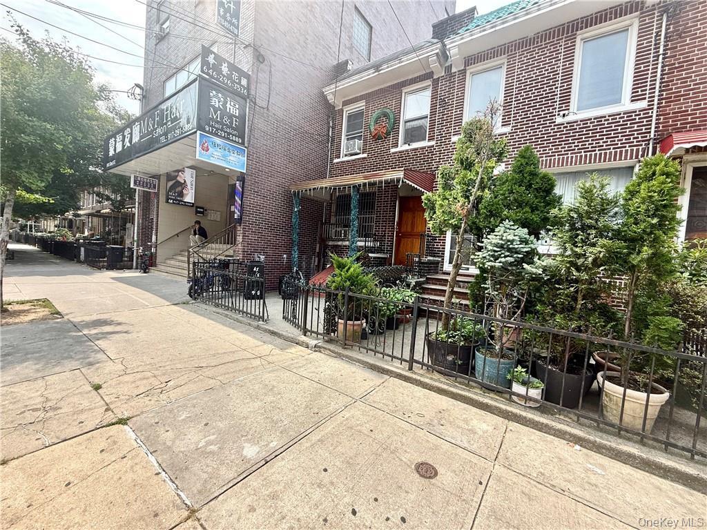 816 53rd Street Property Photo 4