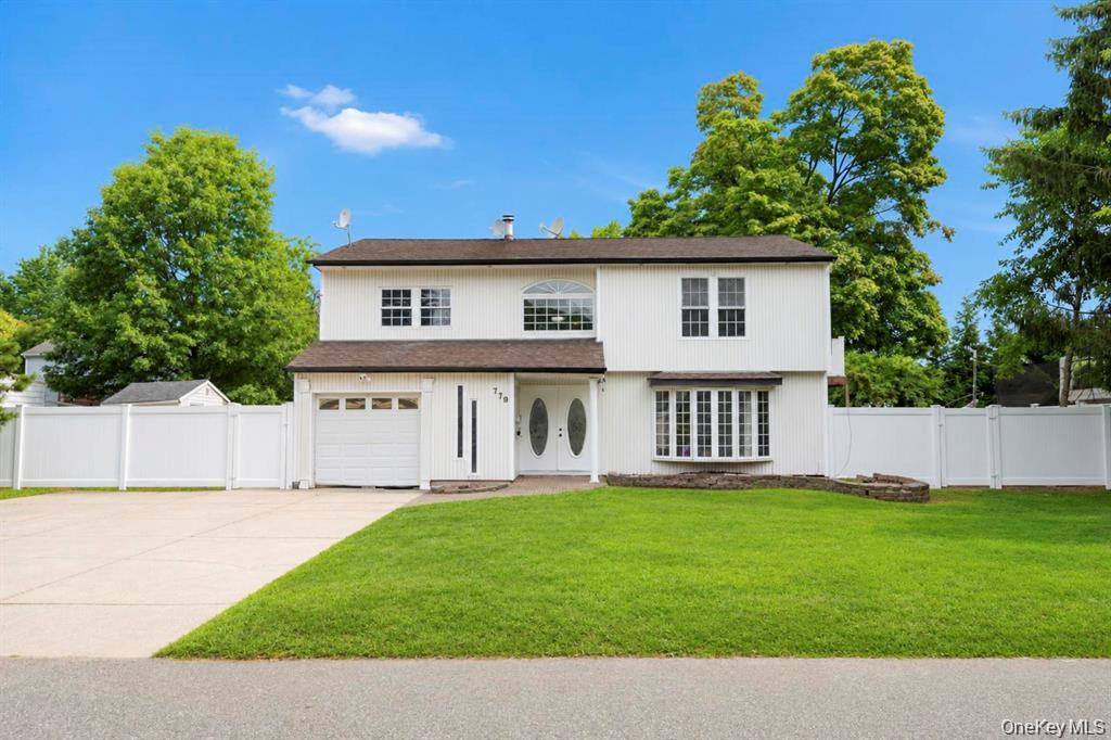 779 Peconic Avenue Property Photo 1