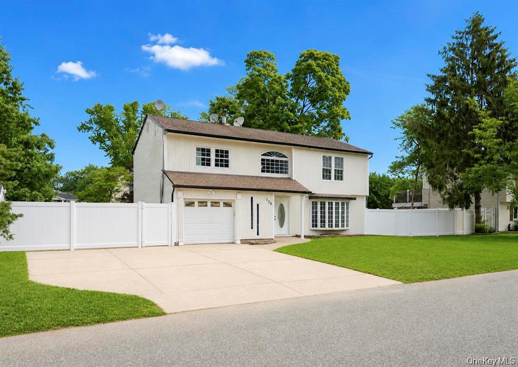 779 Peconic Avenue Property Photo 3