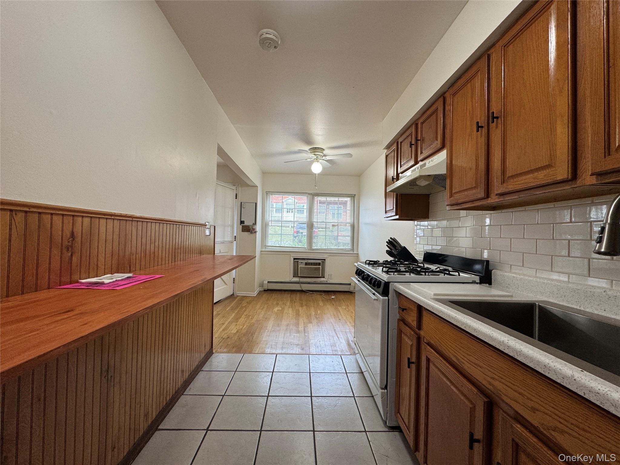 8 Colonial Road 28 Property Photo 6