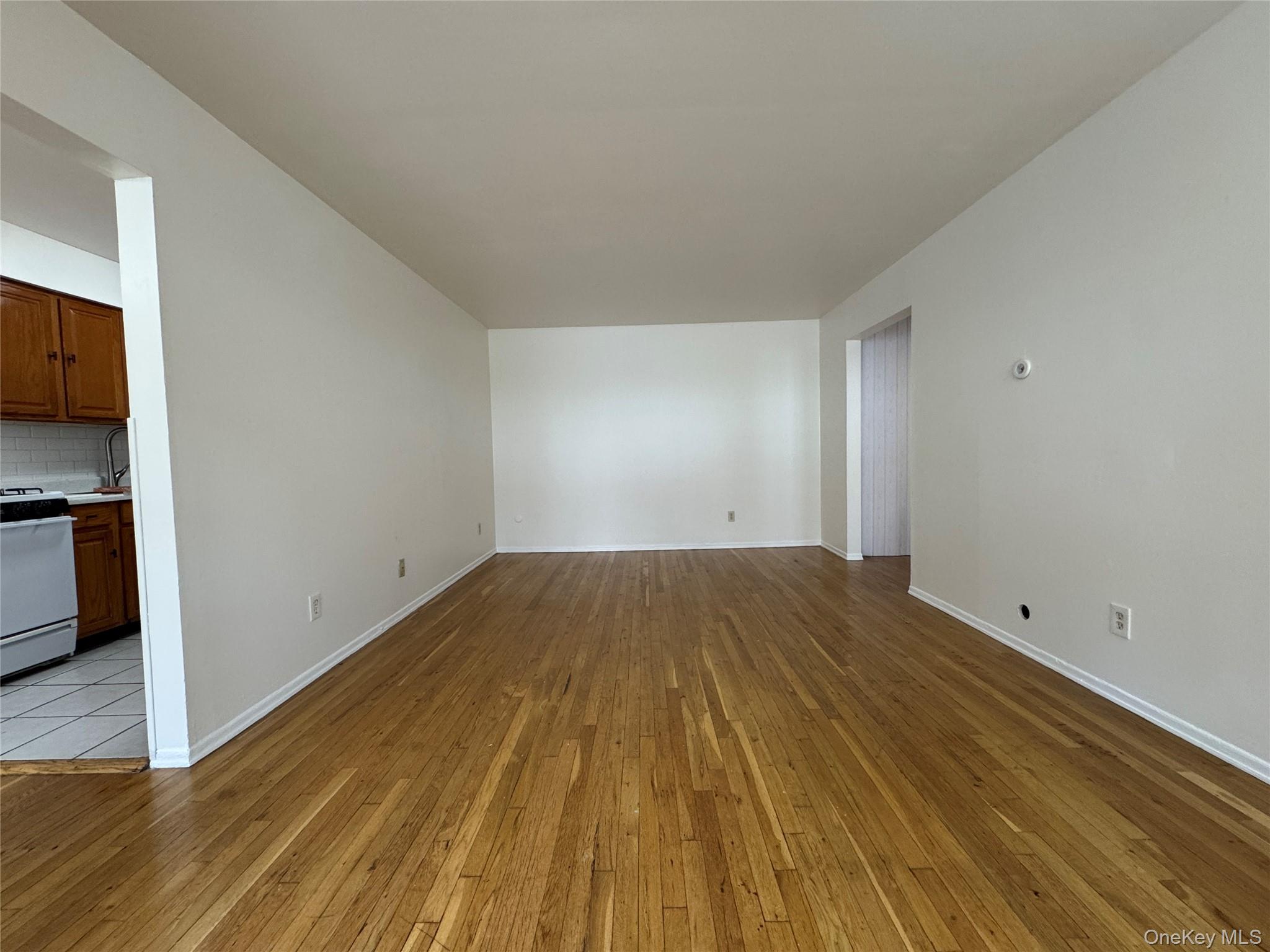 8 Colonial Road 28 Property Photo 7