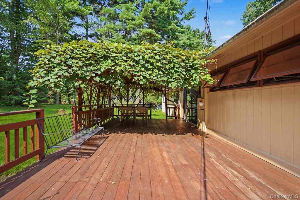 198 Pine Grove Road Property Photo 5